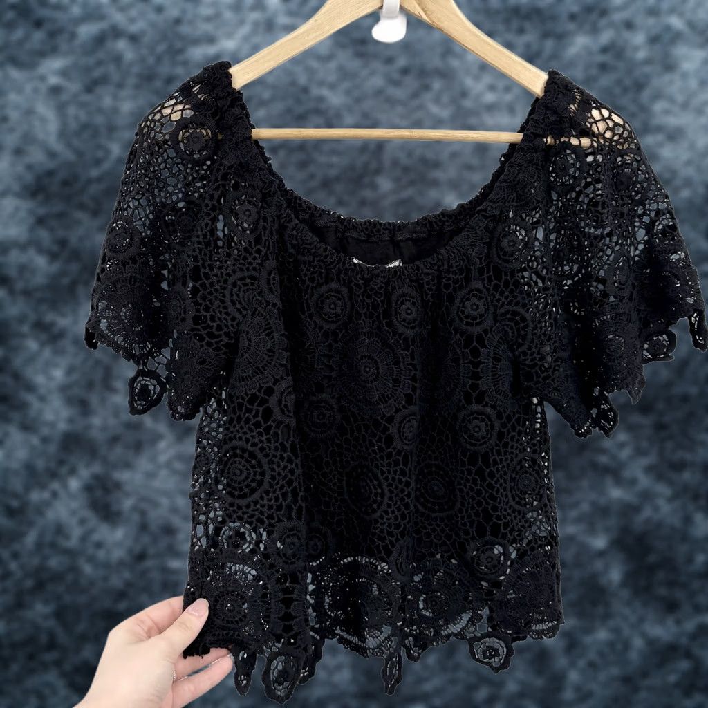 Free People Nightcap Clothing Free People Nightcap Top XS Black Short Sleeve Square Neck Floral Crochet Lace Slim Fit 90s Fairy Grunge Vintage N/A Women Blouse Size XS / US 0-2 / IT 36-38 - 1 Thumbnail