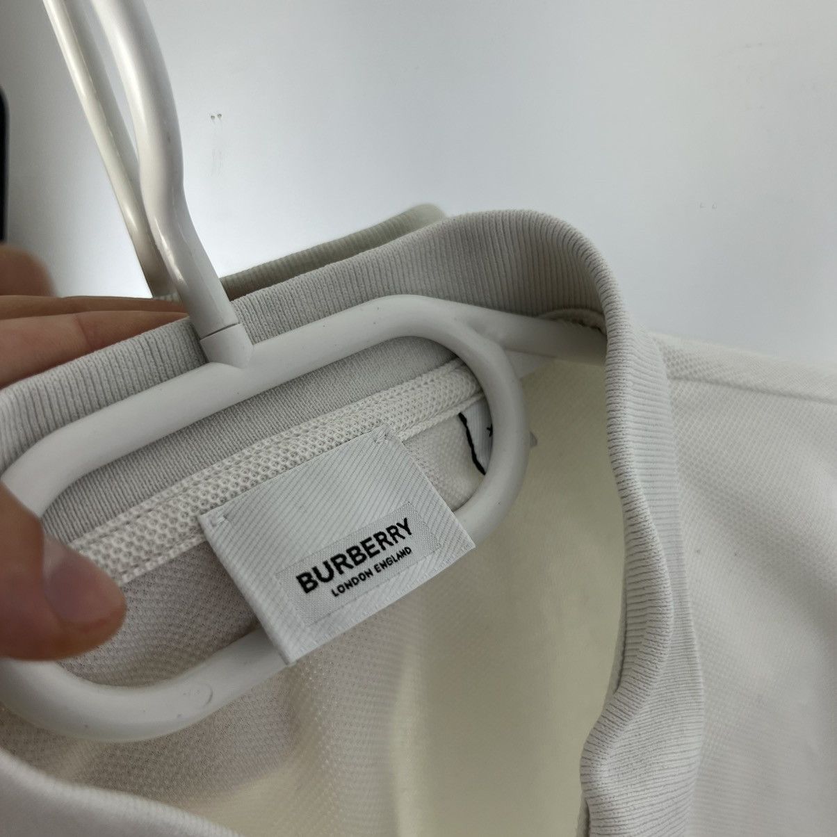 Burberry Burberry Mini Logo White Polo T-Shirt Old Money Style Size US XL / EU 56 / 4 - 4 Thumbnail