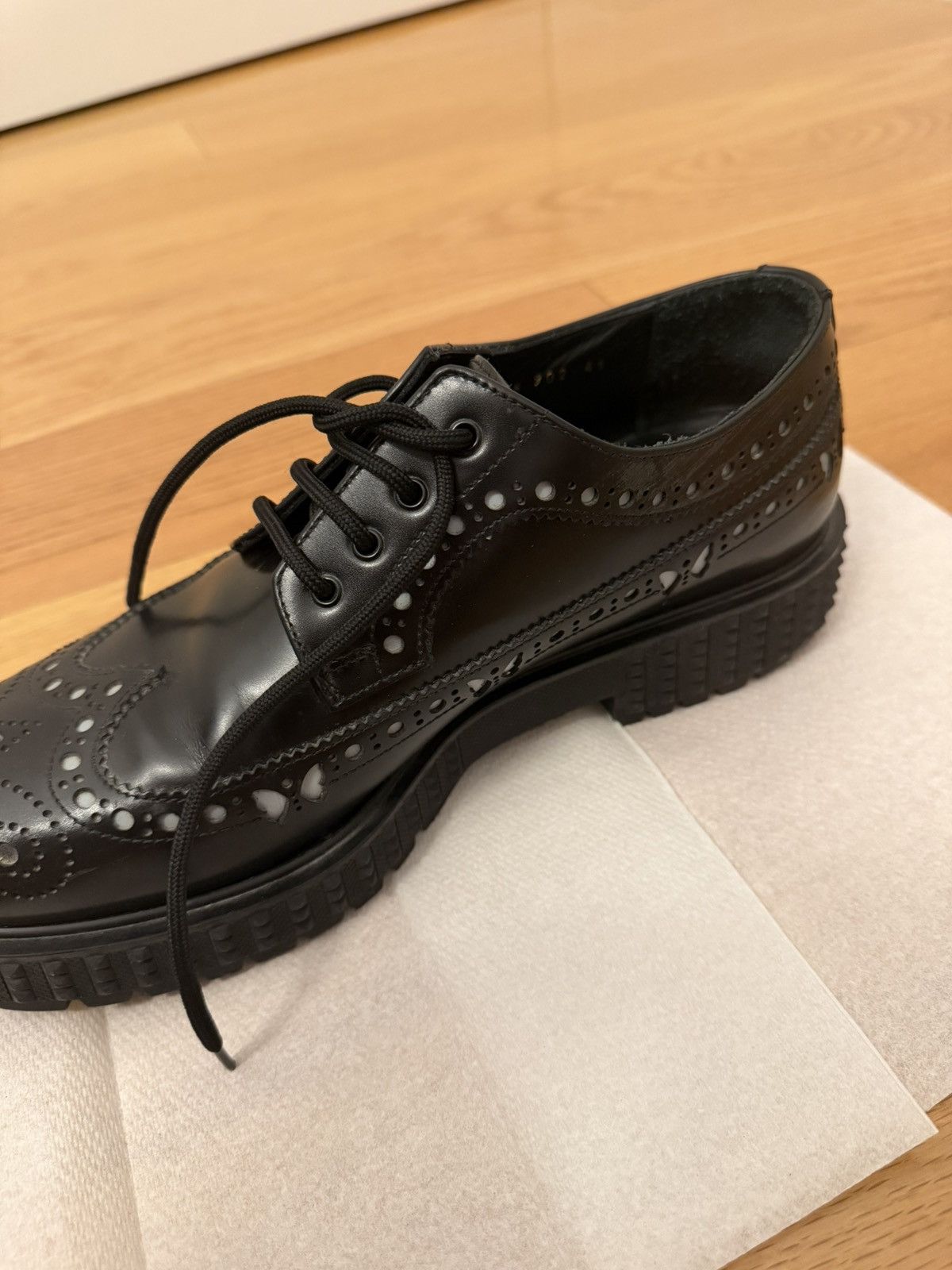 Valentino Valentino Butterfly Brogues size 41 Size US 8 / EU 41 - 7 Thumbnail