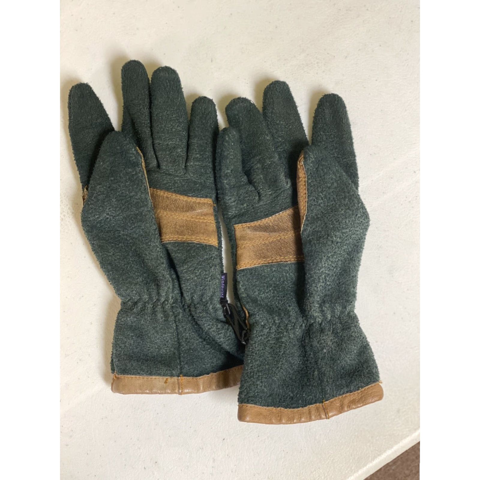 Salomon VINTAGE Salomon Gloves Mens Medium Green Fleece Leather Casual Ski Glove Size US M / EU 48-50 / 2 - 4 Thumbnail