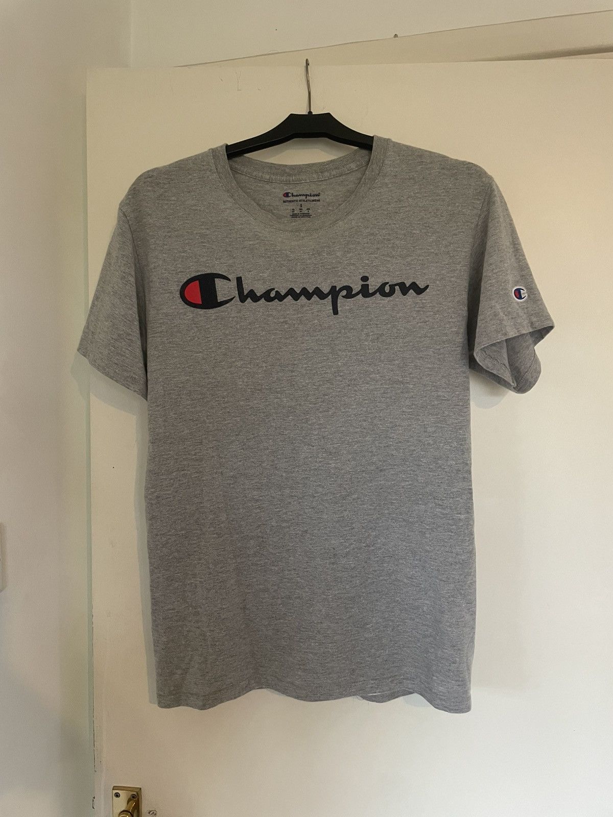 Champion Grey Champion T-Shirt men’s small used great condition Size US S / EU 44-46 / 1 - 1 Thumbnail