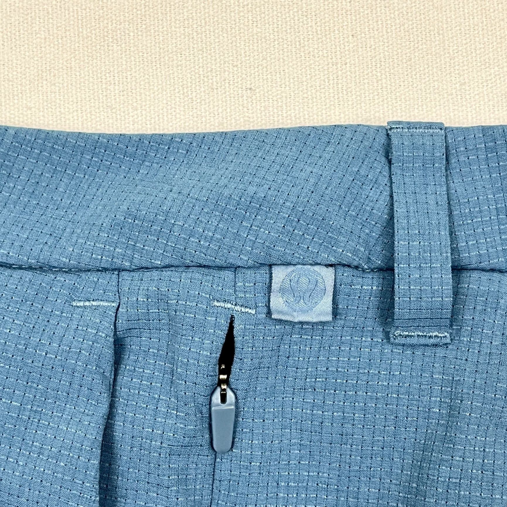 Lululemon VINTAGE Lululemon Commission Chino Shorts Mens 38 / 9" Blue Golf Performance Preppy Size US 38 / EU 54 - 2 Thumbnail