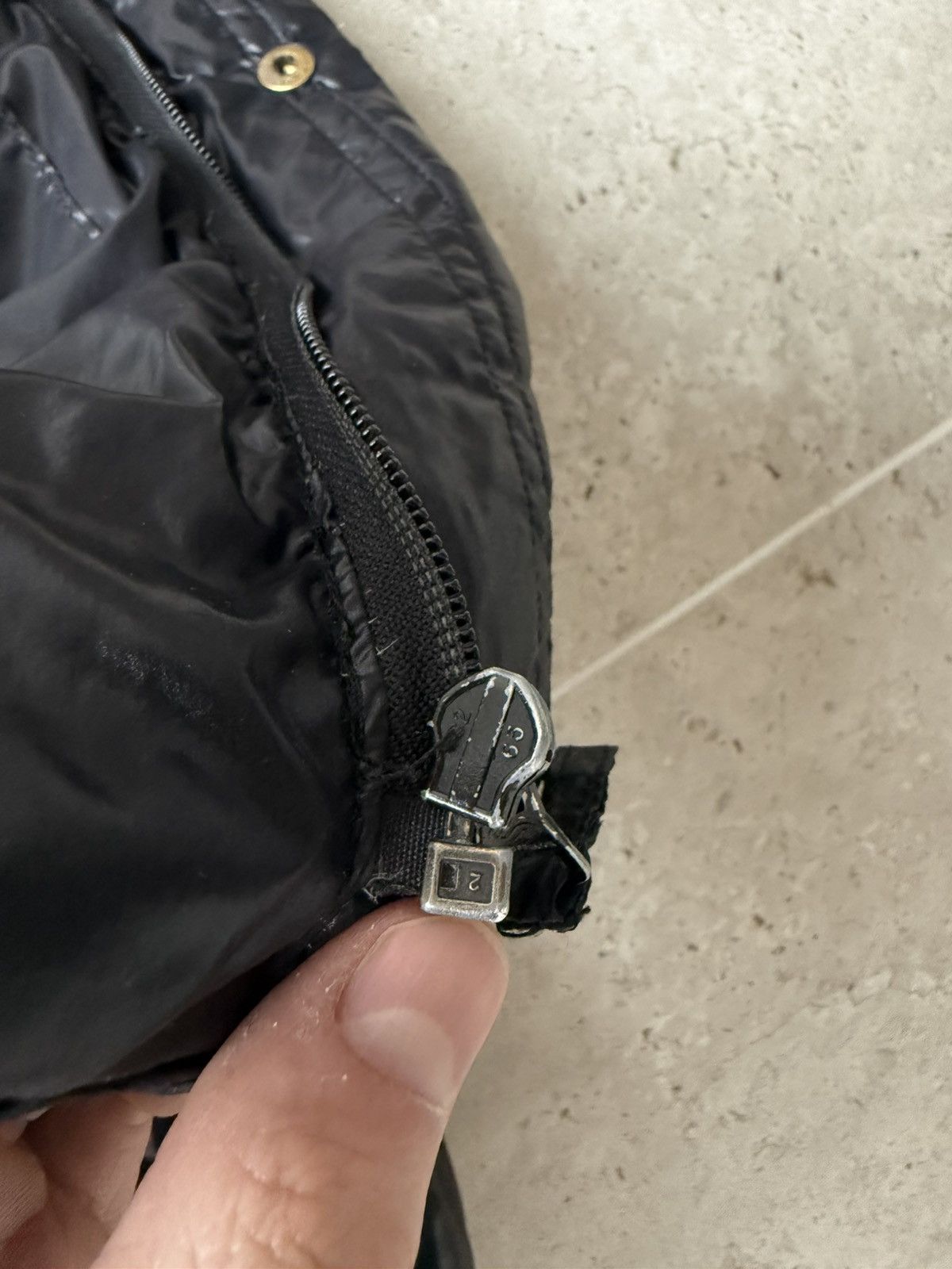 Moncler Vintage 90s Moncler Grenoble Black Puffer Jacket Size US L / EU 52-54 / 3 - 10 Thumbnail