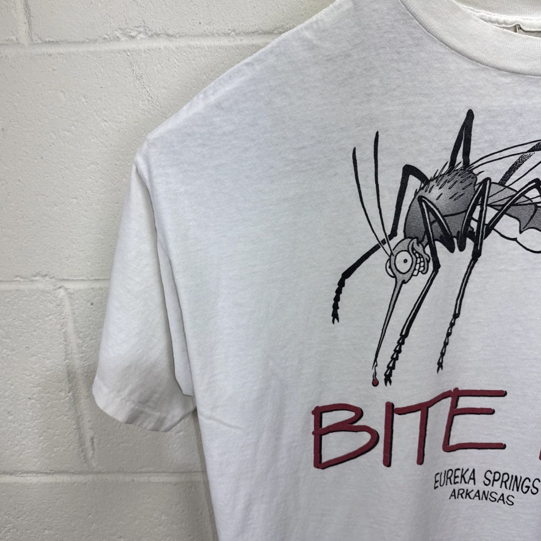 Vintage VINTAGE Eagle Products Men’s T-Shirt 2XL White 90s Mosquito Travel Souvenir Arkansas Size US XXL / EU 58 / 5 - 5 Thumbnail