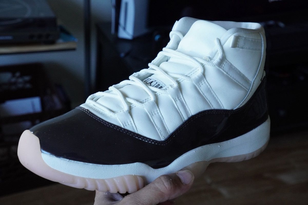 Jordan Brand Jordan 11 Neopolitan Size US 10 / EU 43 - 1 Thumbnail
