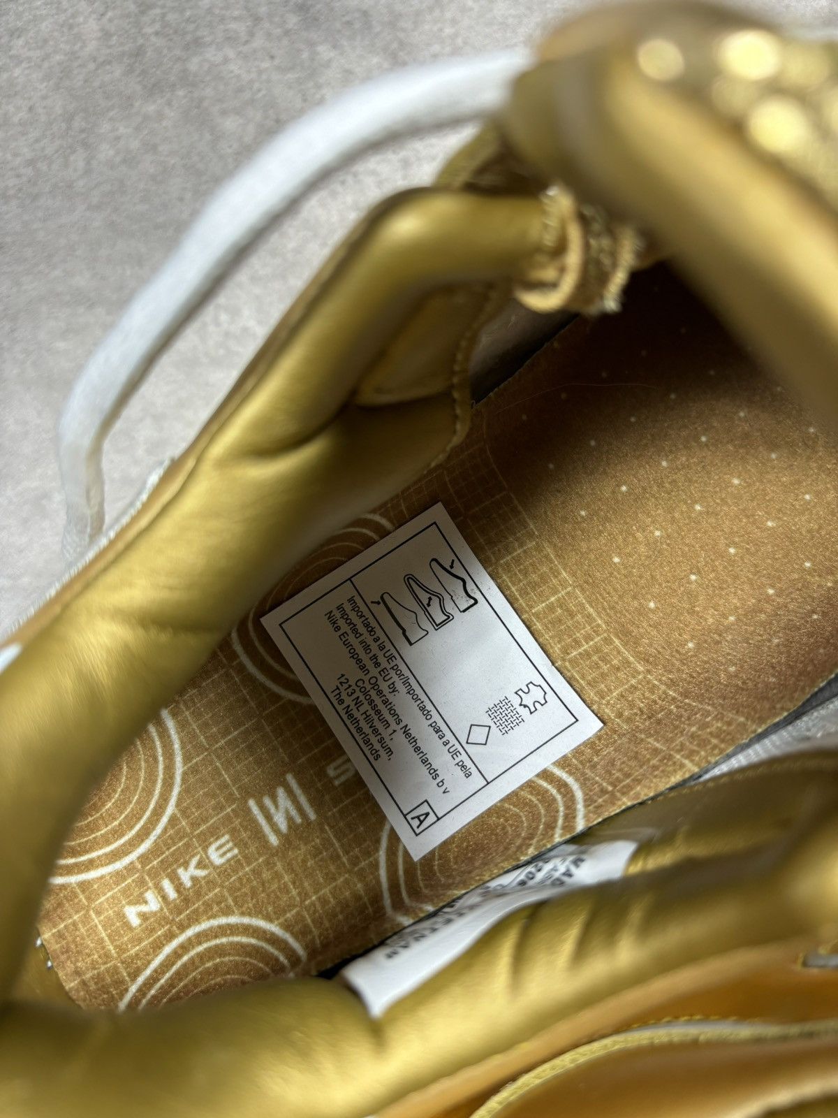 Nike RARE 2007 vintage never worn gold Nike Shox NZ Oro Bianco Size US 7.5 / IT 37.5 - 13 Thumbnail