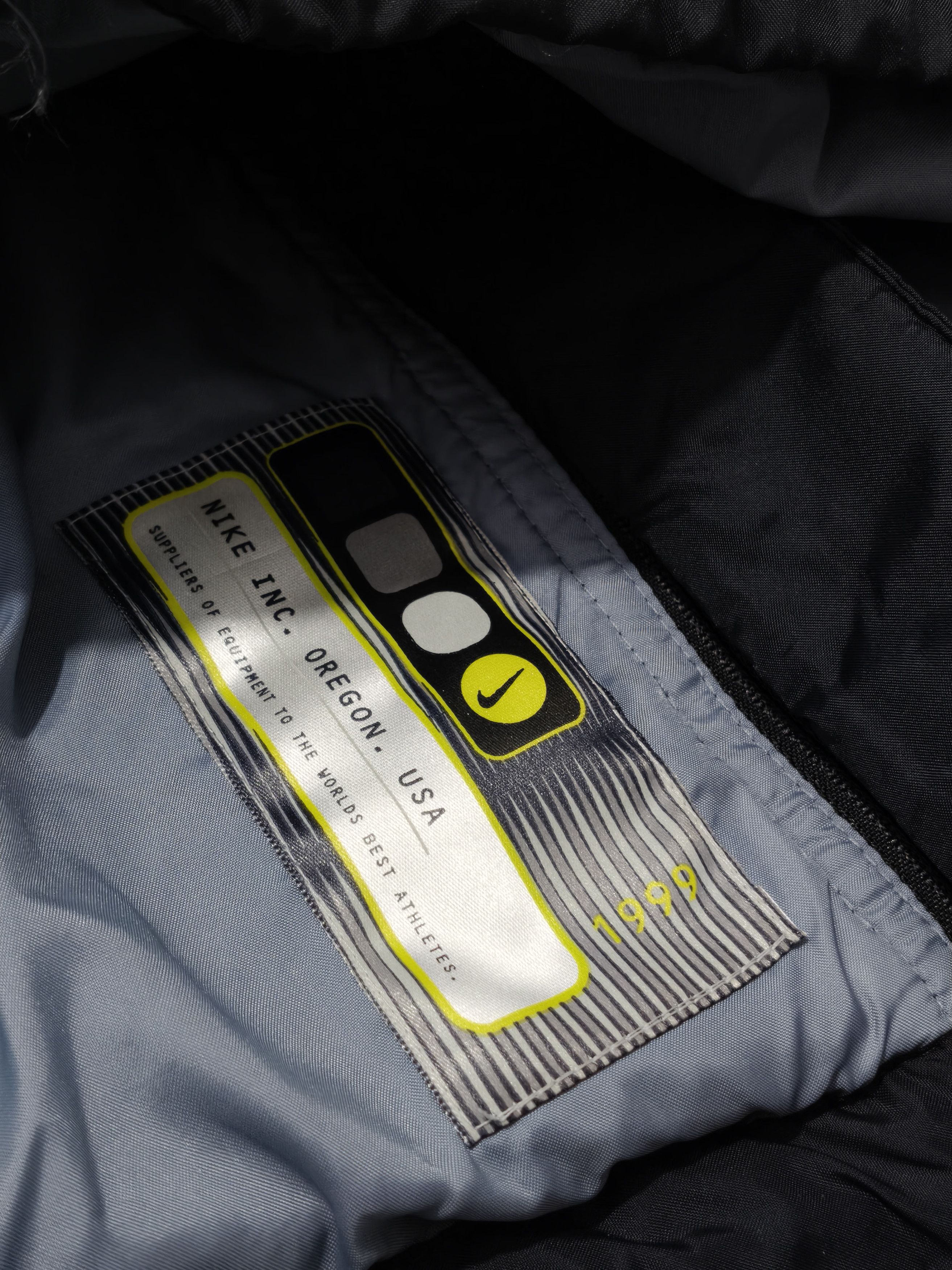 Nike ''RARE'' Vintage 1999 Nike Oregon USA Puffer Down Jacket Size US XL / EU 56 / 4 - 11 Thumbnail