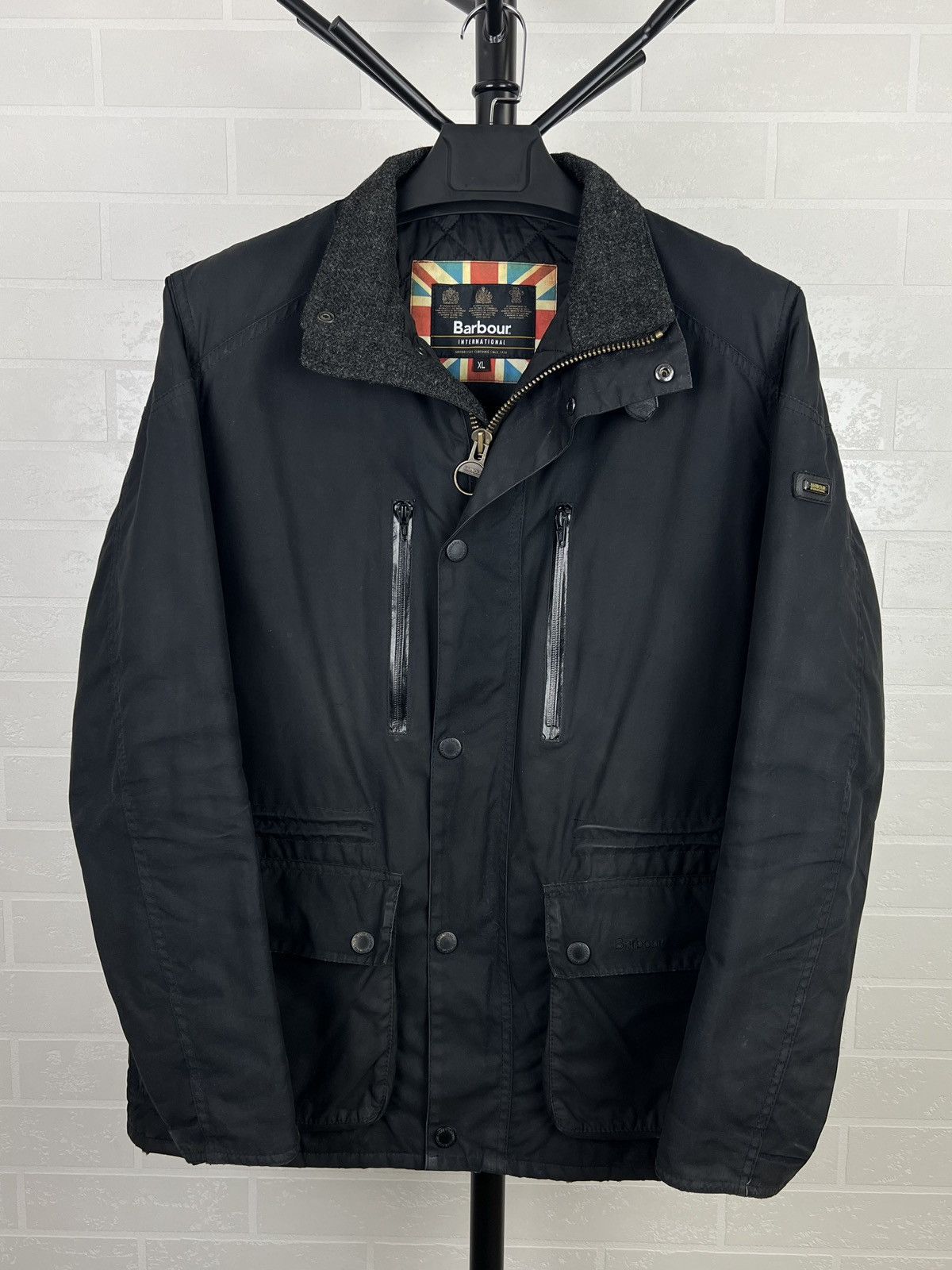 BARBOUR INTERNATIONAL Wax Jacket STRUTS Hand Logo Black Mens