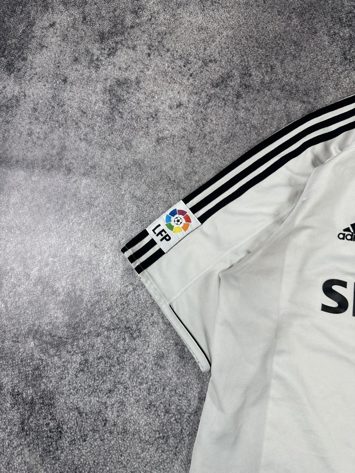 Adidas Vintage Adidas Real Madrid 3 R.Carlos Soccer Jersey Tee USA Size US L / EU 52-54 / 3 - 3 Thumbnail