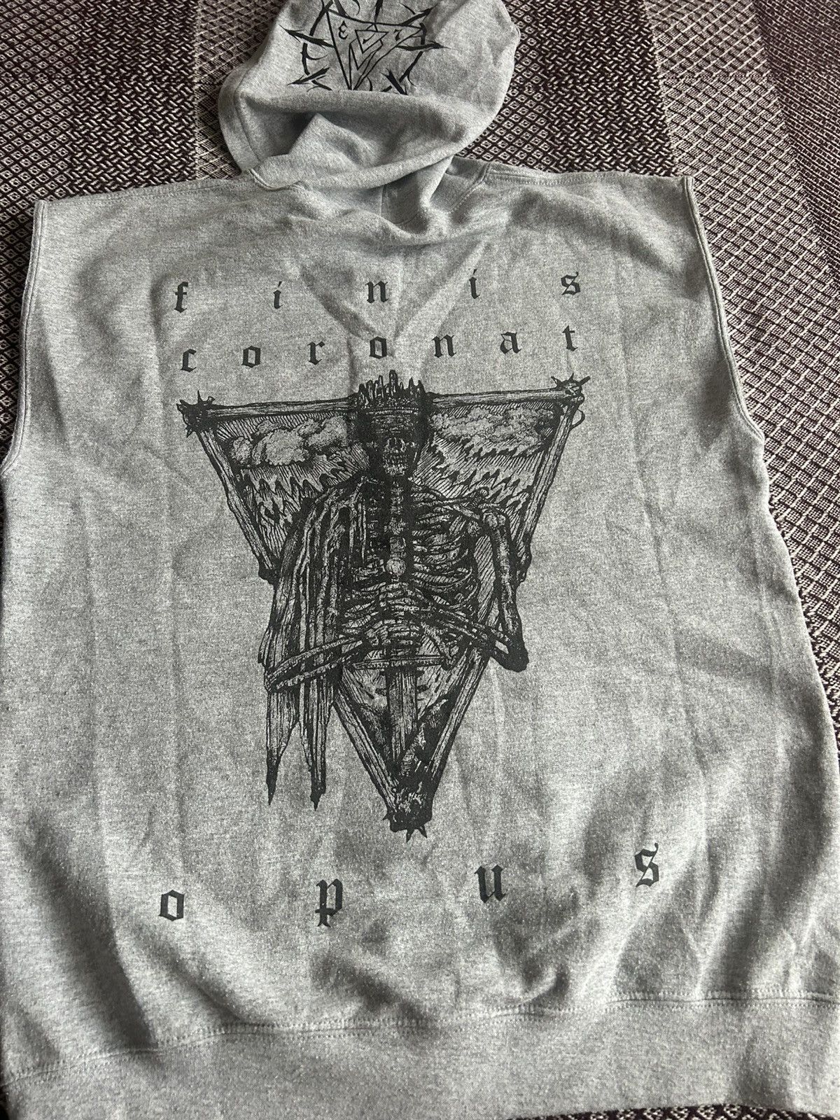 Vintage Vintage Vest Grey Tribal Skull Print Y2K Size M Streetwear Size US M / EU 48-50 / 2 - 3 Thumbnail