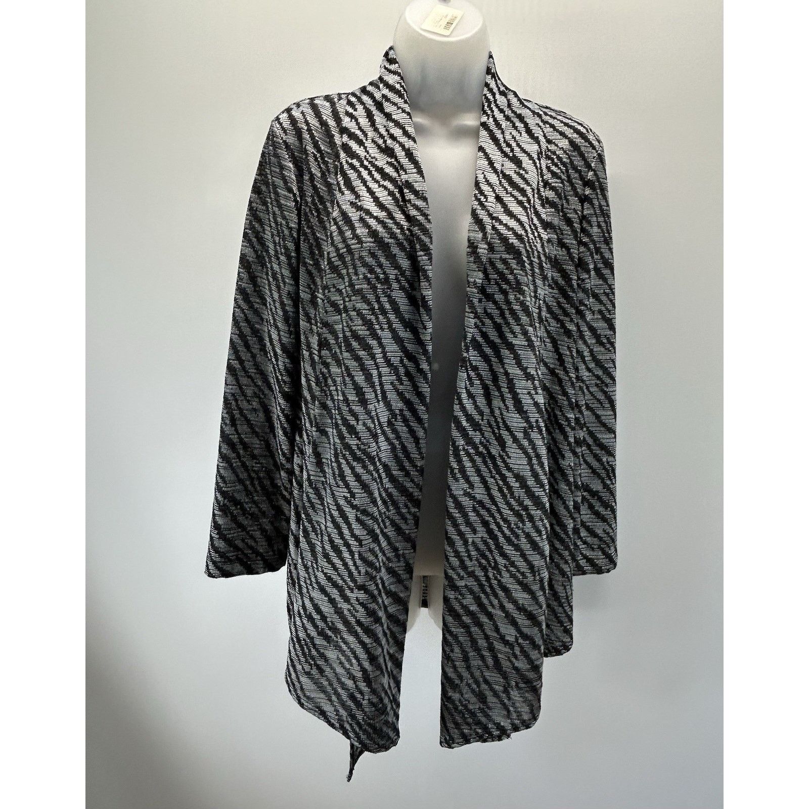 Chicos Chico’s Women’s Sz 0 Black & Grey Pattern Cardigan Size S / US 4 / IT 40 - 1 Thumbnail