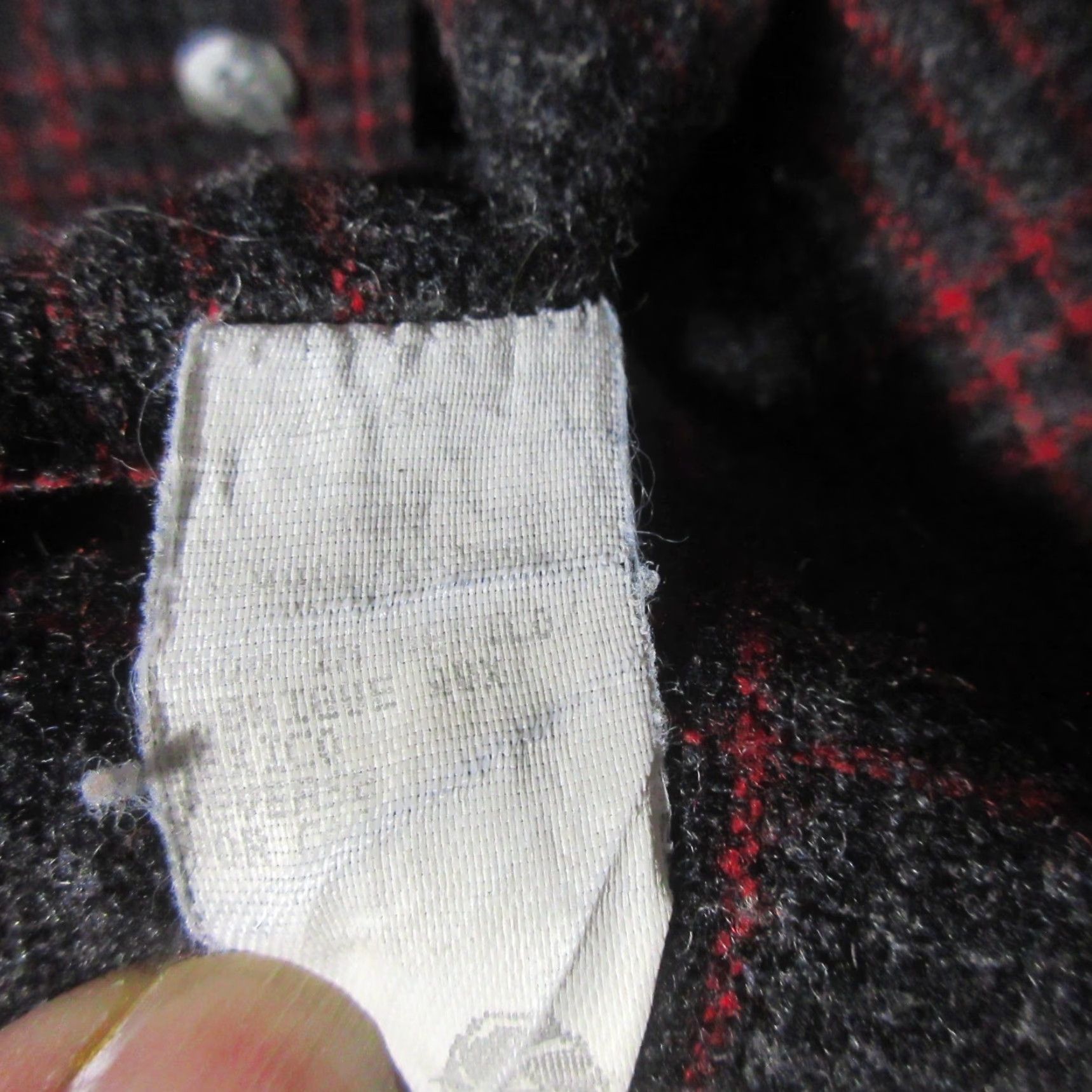 Vintage VINTAGE Woolrich Shirt Mens L Flannel Heavyweight Wool Blend Plaid Red Gray Button-Up Long Sleeve Pockets Casual Workwear Fall Winter Spring Size US L / EU 52-54 / 3 - 6 Thumbnail