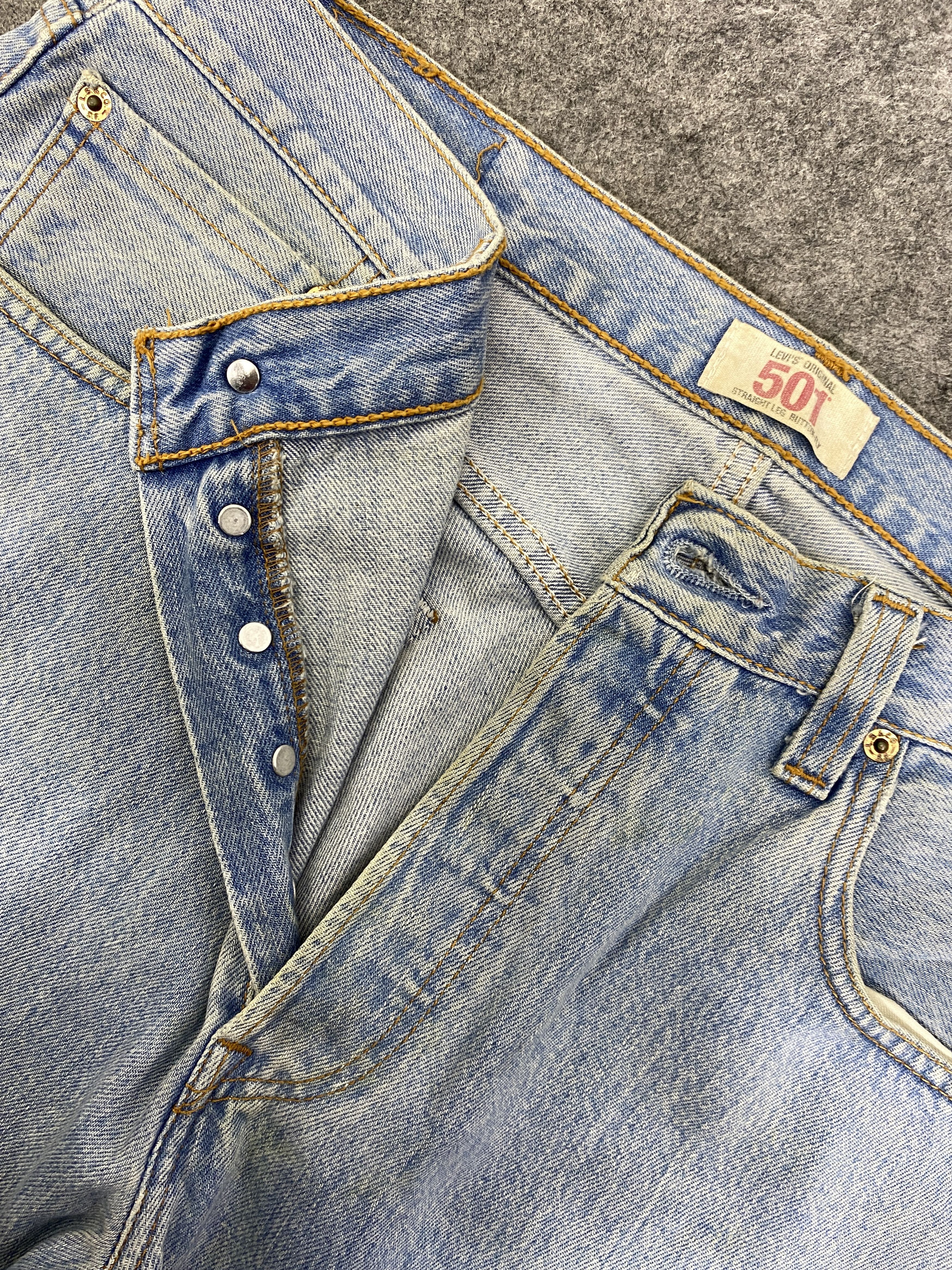 Levi's Light Blue Wash Vintage Levis 501 Denim Jeans 35x27 - JN3160 Size US 35 - 7 Thumbnail