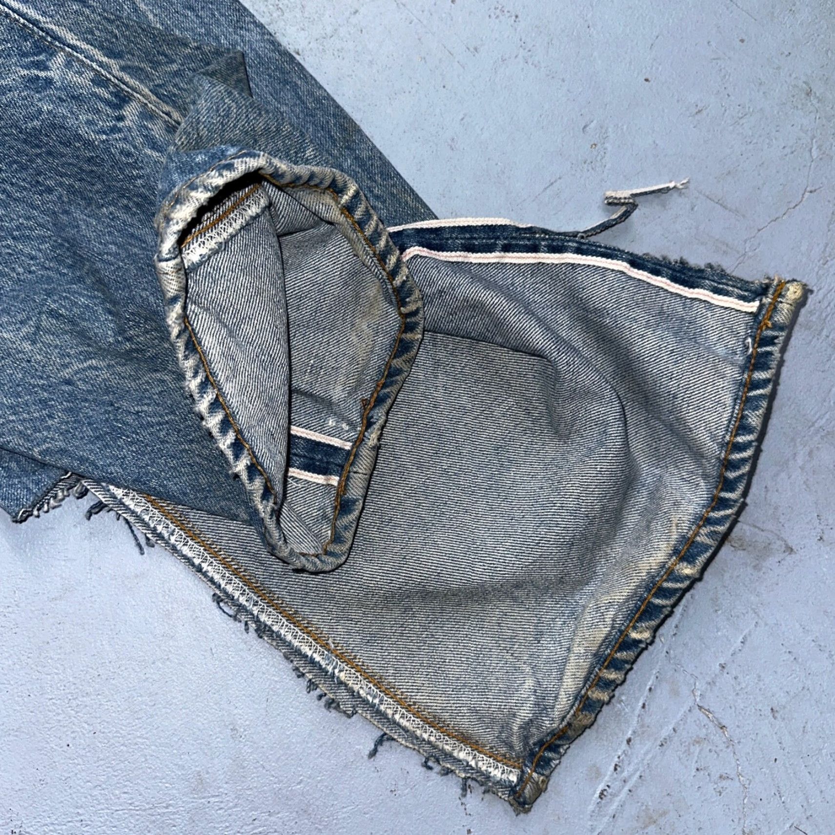 Levi's VINTAGE Levi's 501 XX Jeans 32x34 Light Blue Denim Straight Boot Cut USA 80s 90s Men Size US 32 / EU 48 - 4 Thumbnail