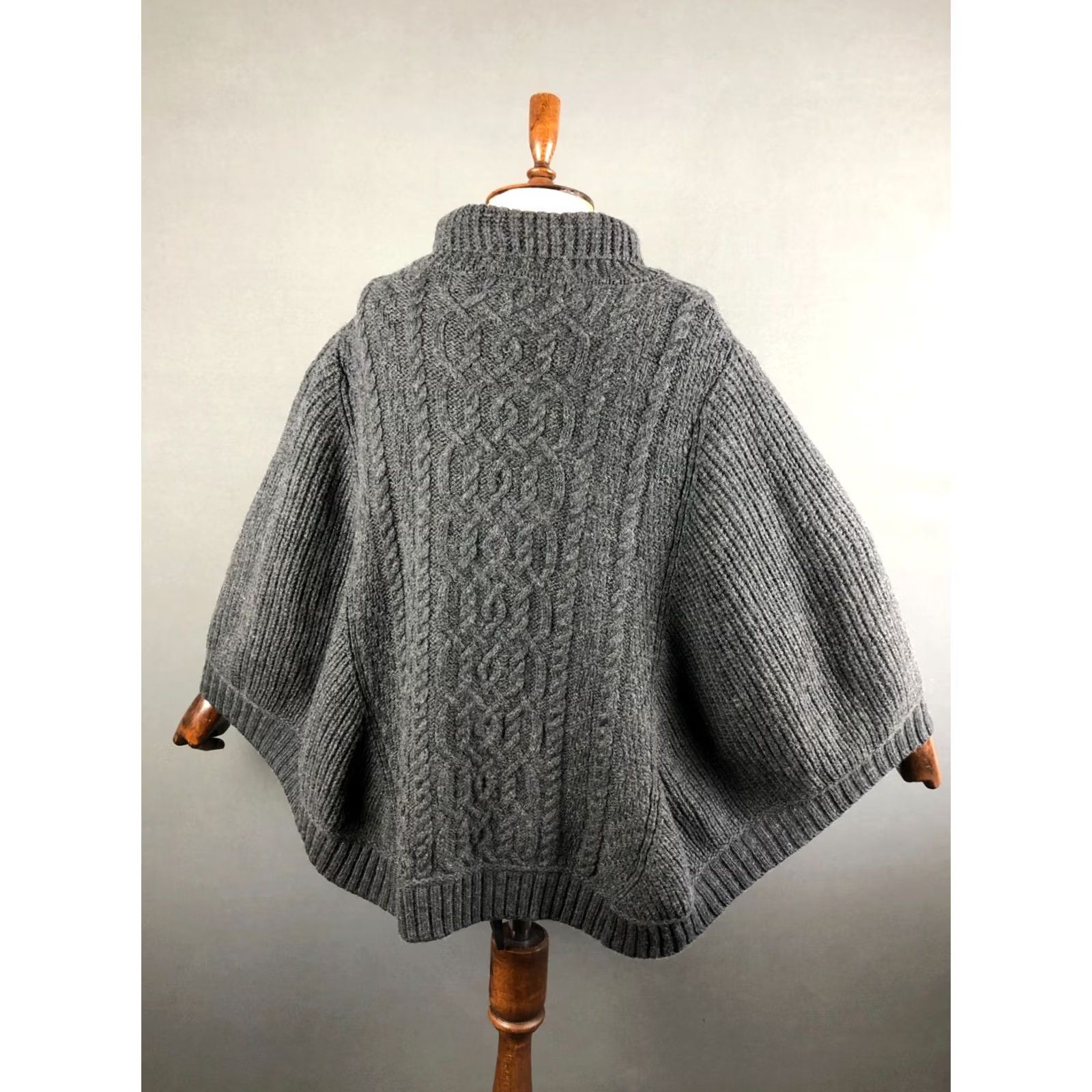 Vintage Aran Crafts Women's Knit Poncho M/L Dark Gray Merino Wool Knit Cape Sleeveless Turtleneck Casual Comfort Size M / US 6-8 / IT 42-44 - 7 Thumbnail