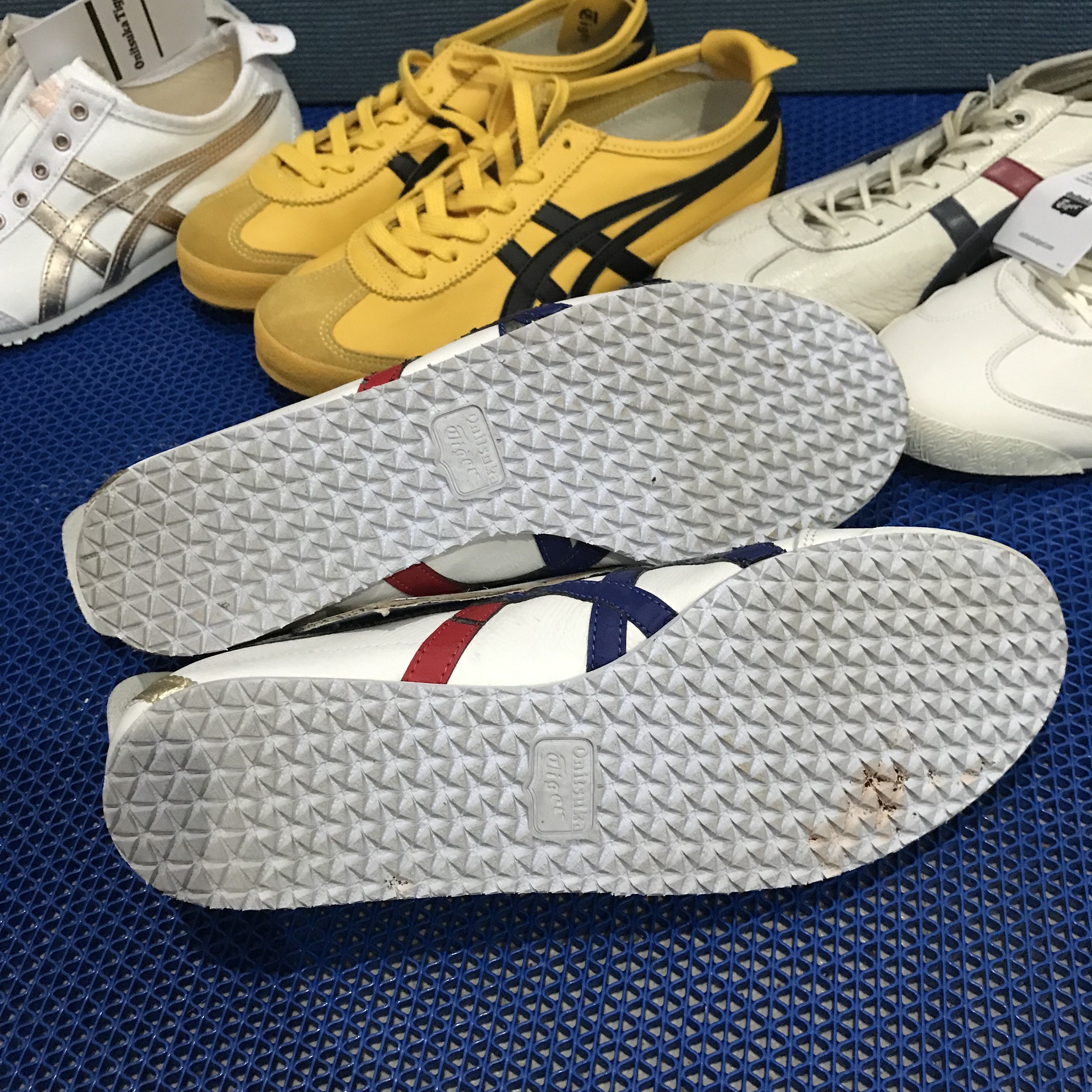 Onitsuka Tiger Onitsuka Tiger Mexico 66 'White Dark Blue Gold D507L Size US 11.5 / EU 44-45 - 14 Thumbnail
