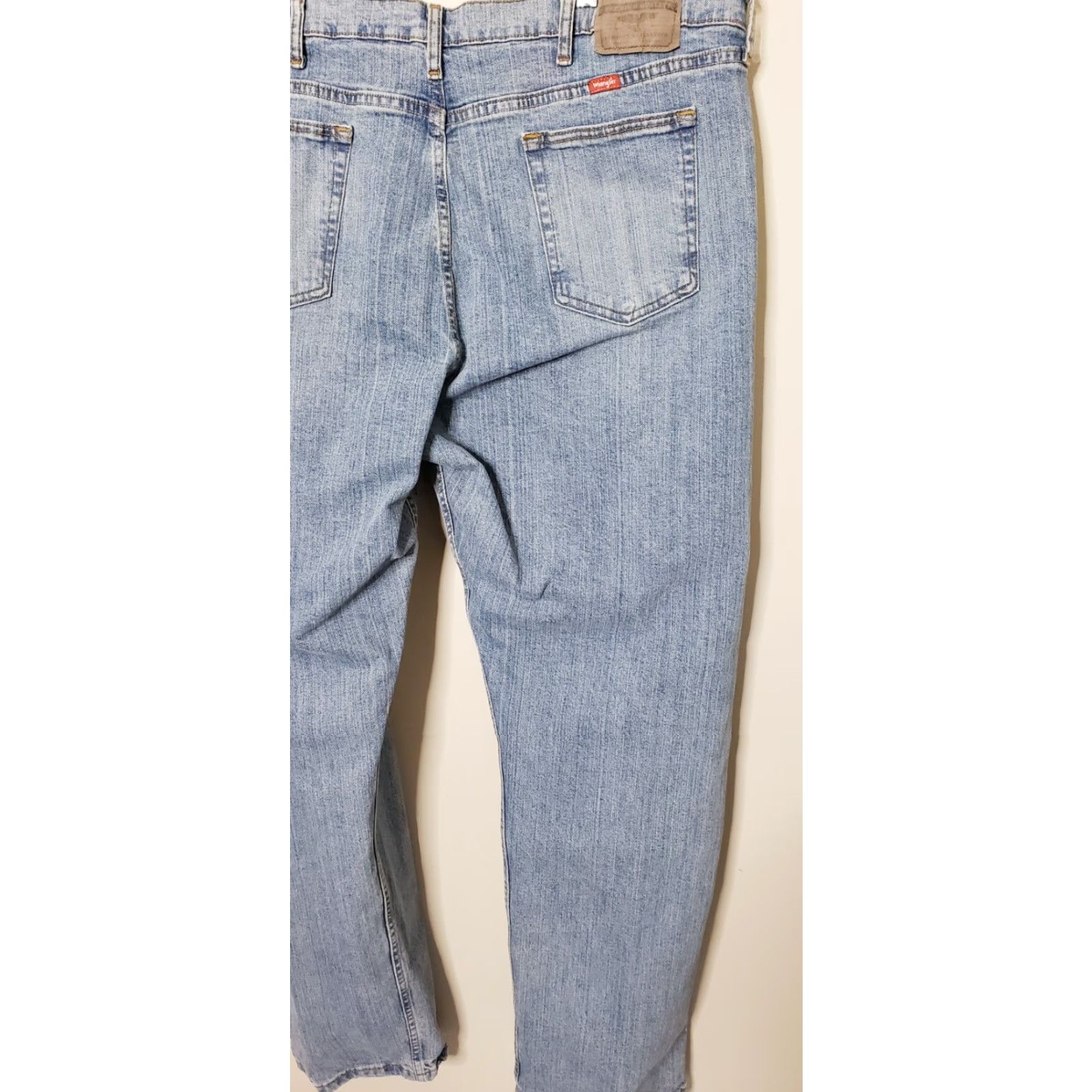Wrangler WRANGLER Relaxed Fit Men's Blue Denim Jeans Size 42 x 32 97FXWBD Size US 42 / EU 58 - 5 Thumbnail