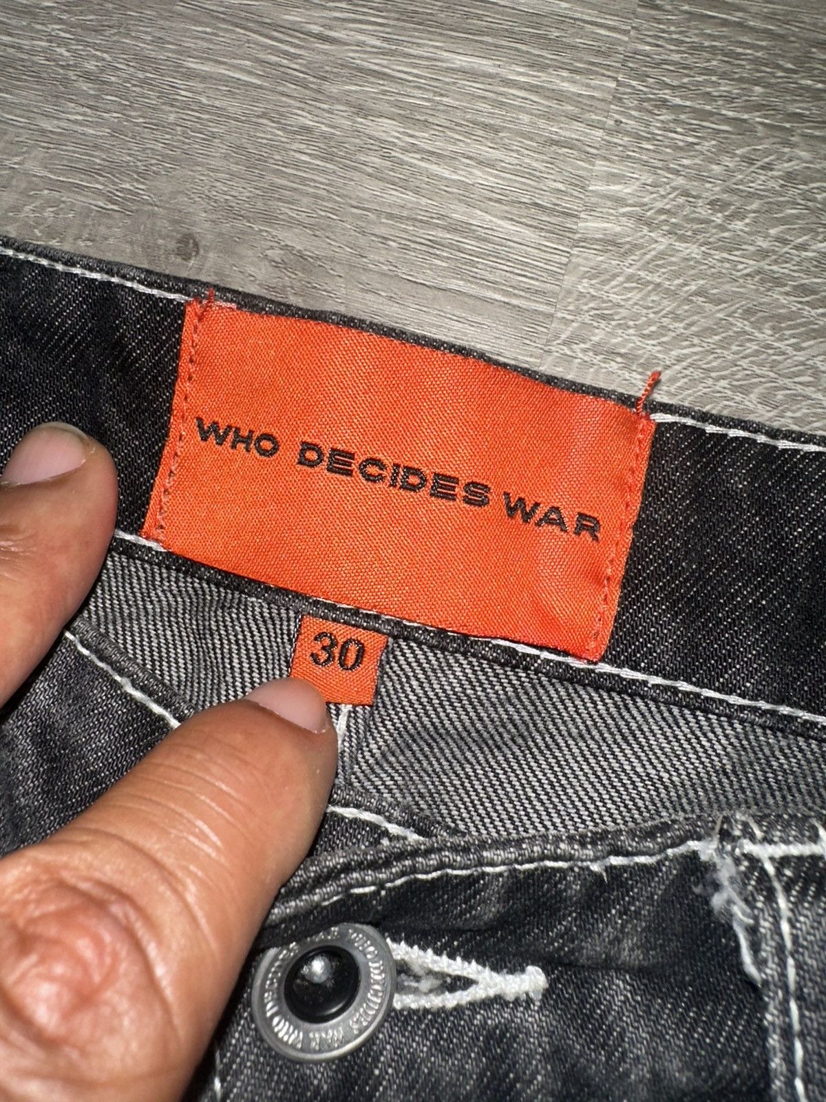 Who Decides War Who Decides War scripted Jeans Size US 30 / EU 46 - 2 Thumbnail