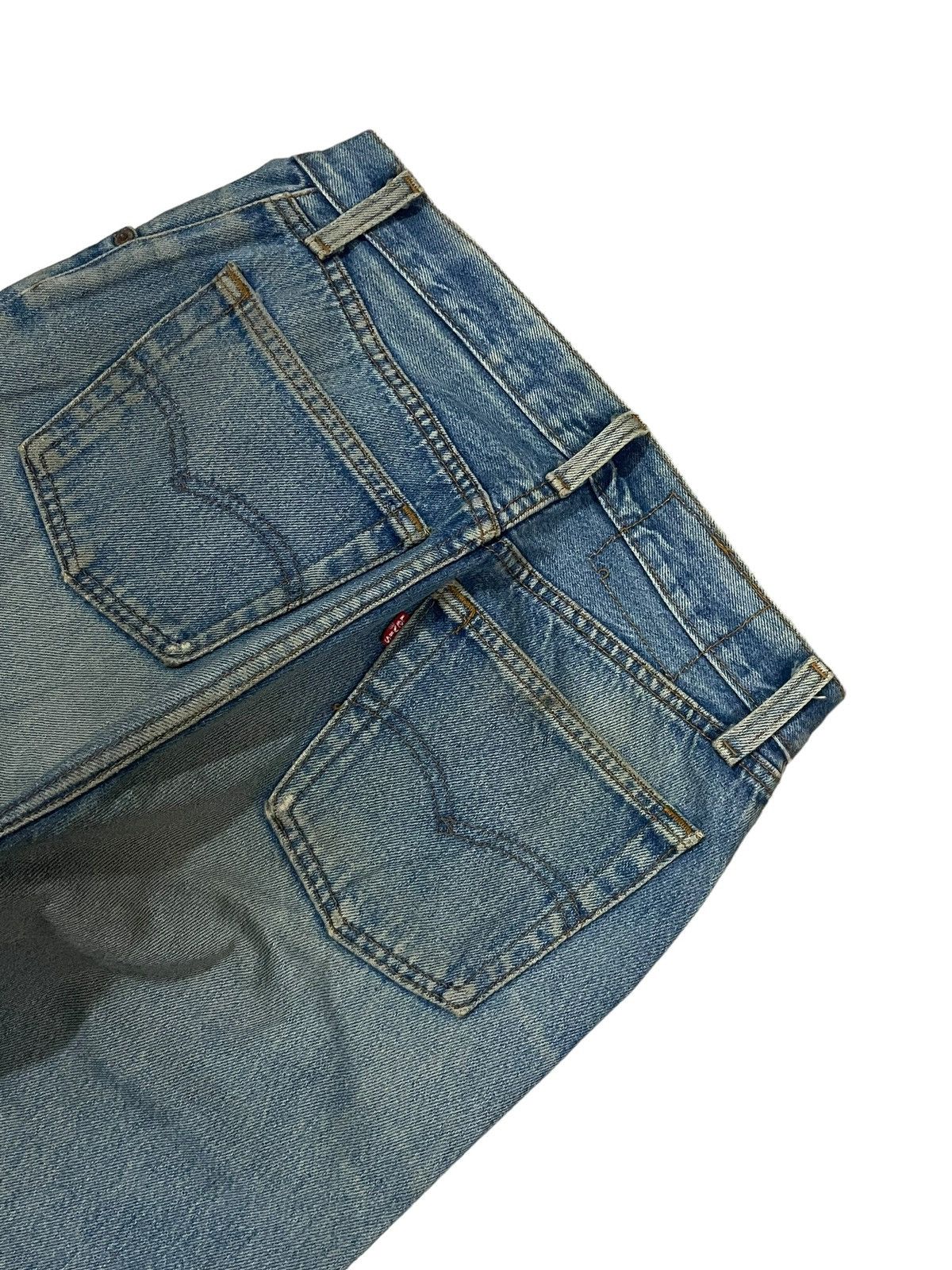 Levi's Vintage 80s Levi’s Button Fly Distressed Blue Wash Mom Jeans Size 28" / US 6 / IT 42 - 7 Thumbnail