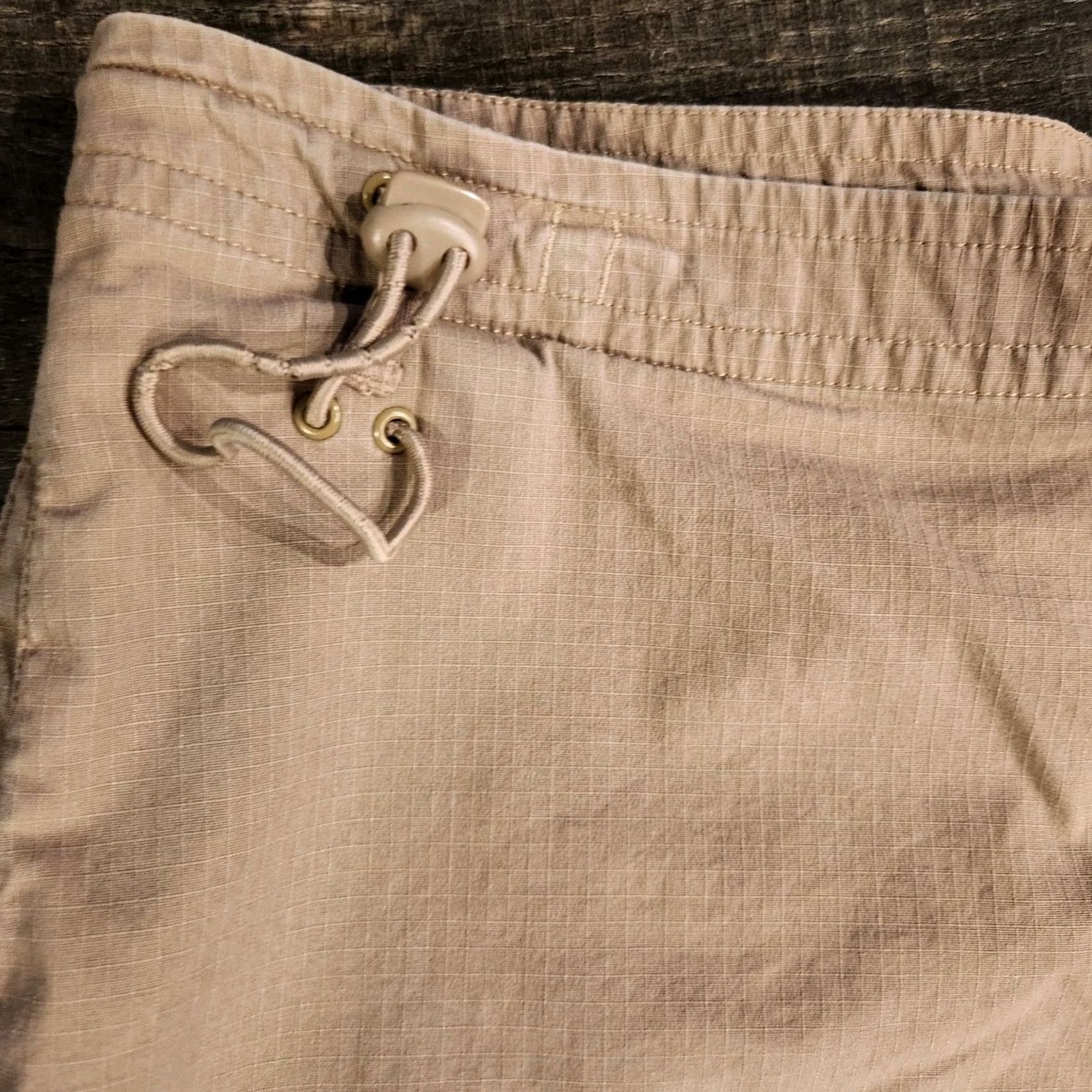 Nike VINTAGE Nike Cargo Shorts Mens Large Khaki Outdoors Fishing Ripstop Y2K Hiking Cargo Pocket Men Size L Beige Cotton Canvas Logo Size US 33 - 7 Thumbnail