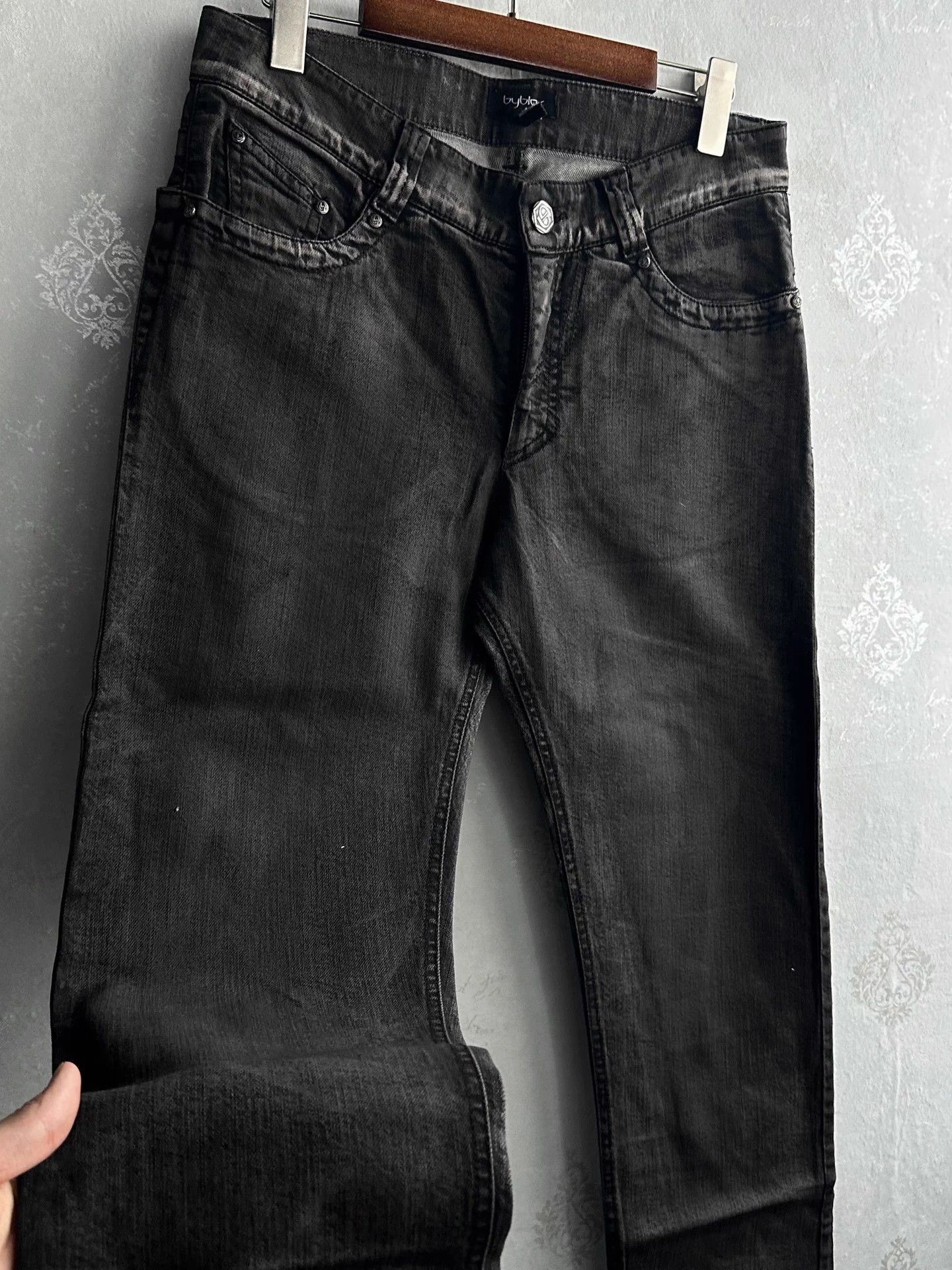 Byblos byblos 00s washed distressed jeans 30 Size US 30 / EU 46 - 3 Thumbnail