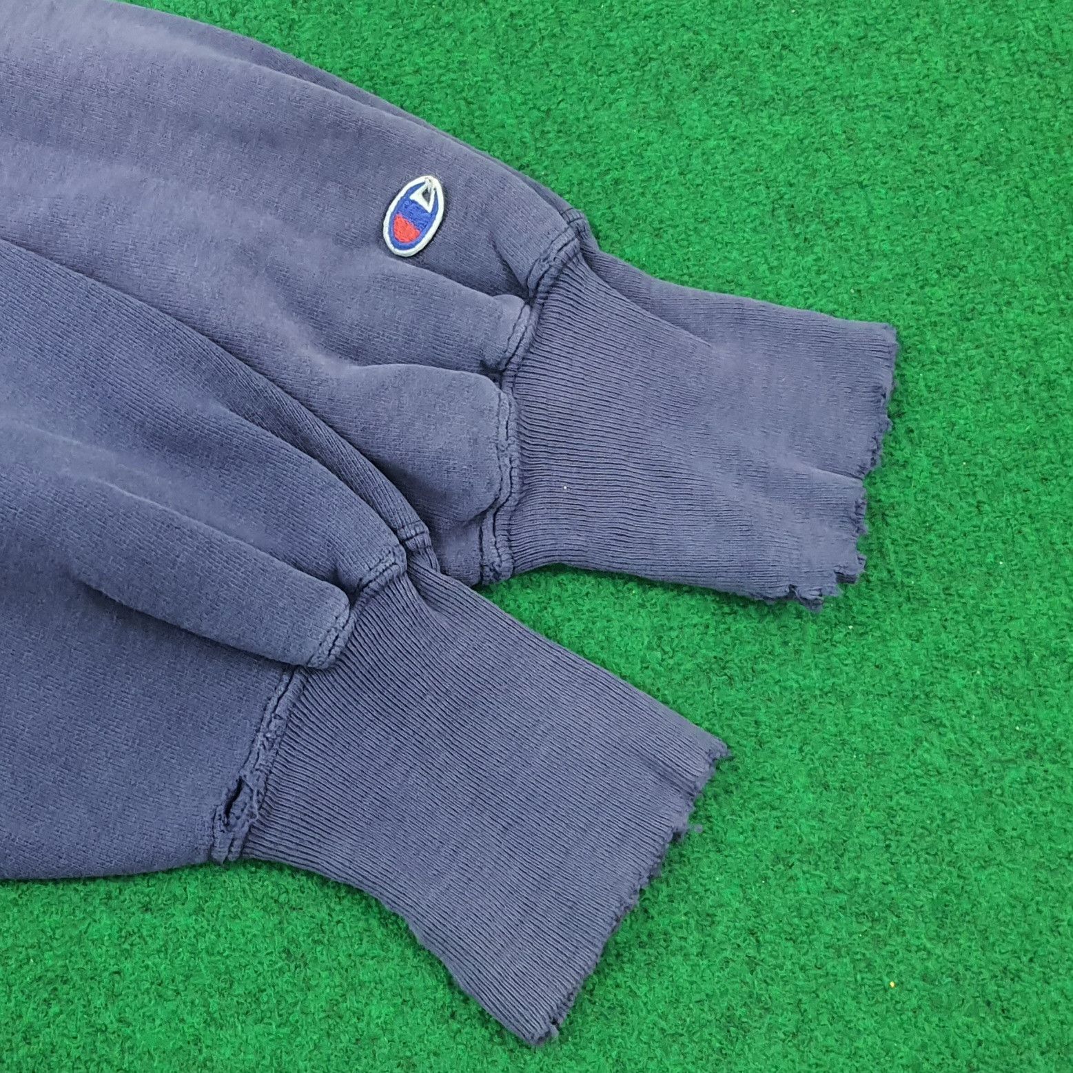 Champion × Vintage Vintage Champion Small Logo Sweatshirts Size US L / EU 52-54 / 3 - 7 Thumbnail