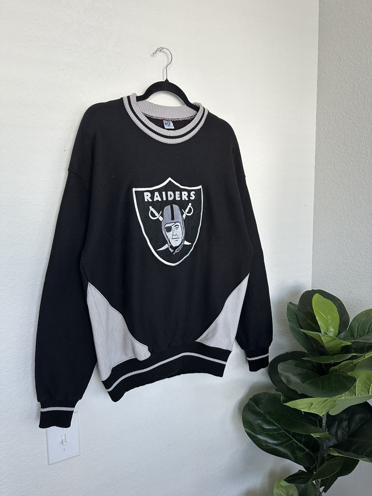 NFL × The Game × Vintage Vintage 90s The Game LA Raiders Big Logo Crewneck Sweatshirt Size US M / EU 48-50 / 2 - 4 Thumbnail
