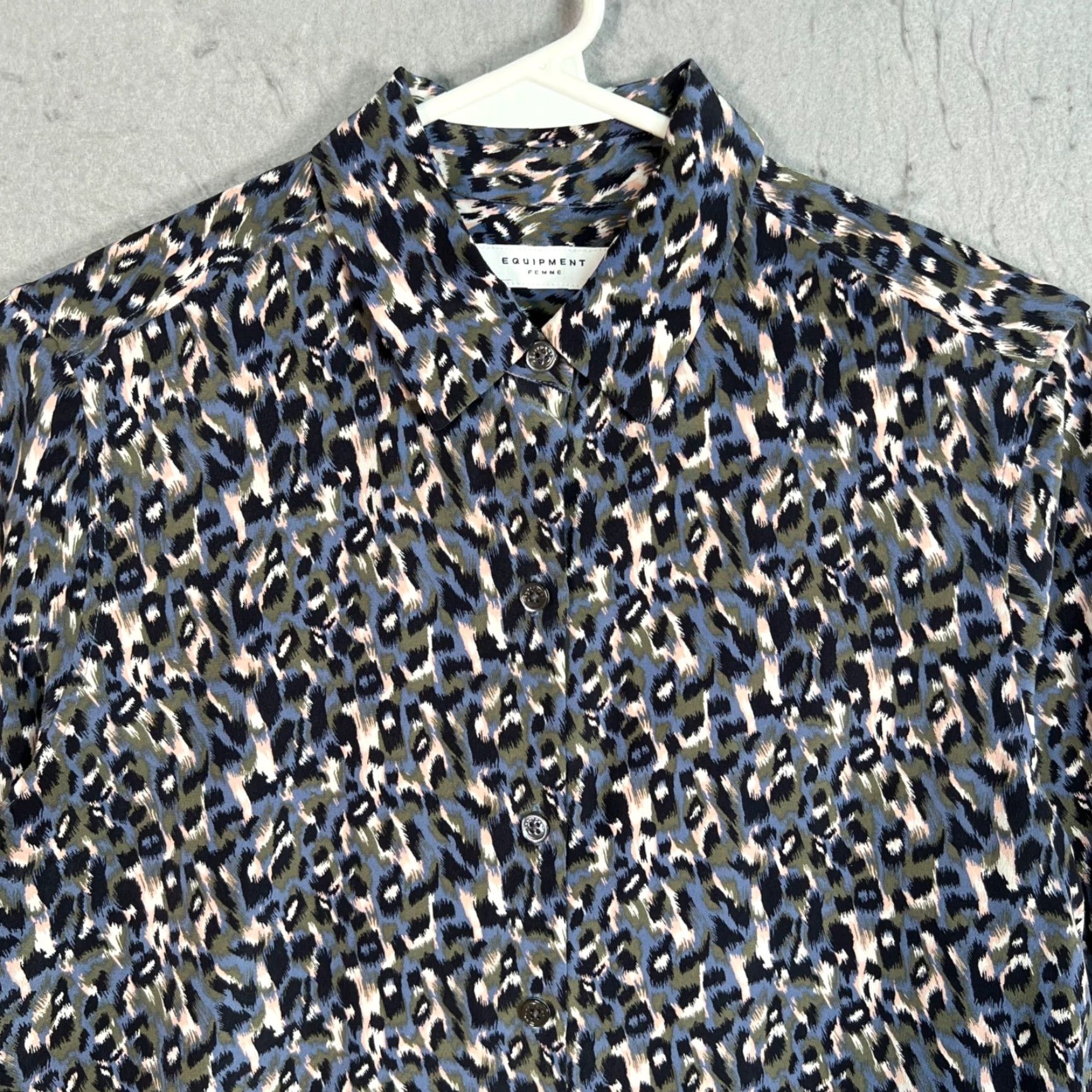 Equipment VINTAGE Equipment Silk Shirt Dress Long Sleeve Collared Button Front Animal Print XXS Women’s Blue - Equipment Shirt Dress Animals 90s Size XXS / US 00 / IT 34 - 5 Thumbnail
