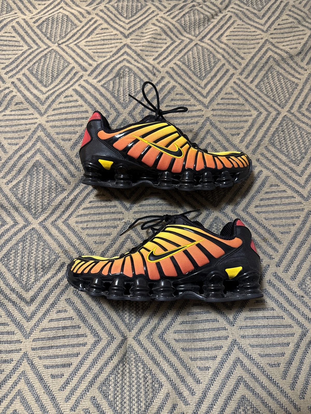 Nike Nike shox tl sunrize Size US 10 / EU 43 - 2 Thumbnail