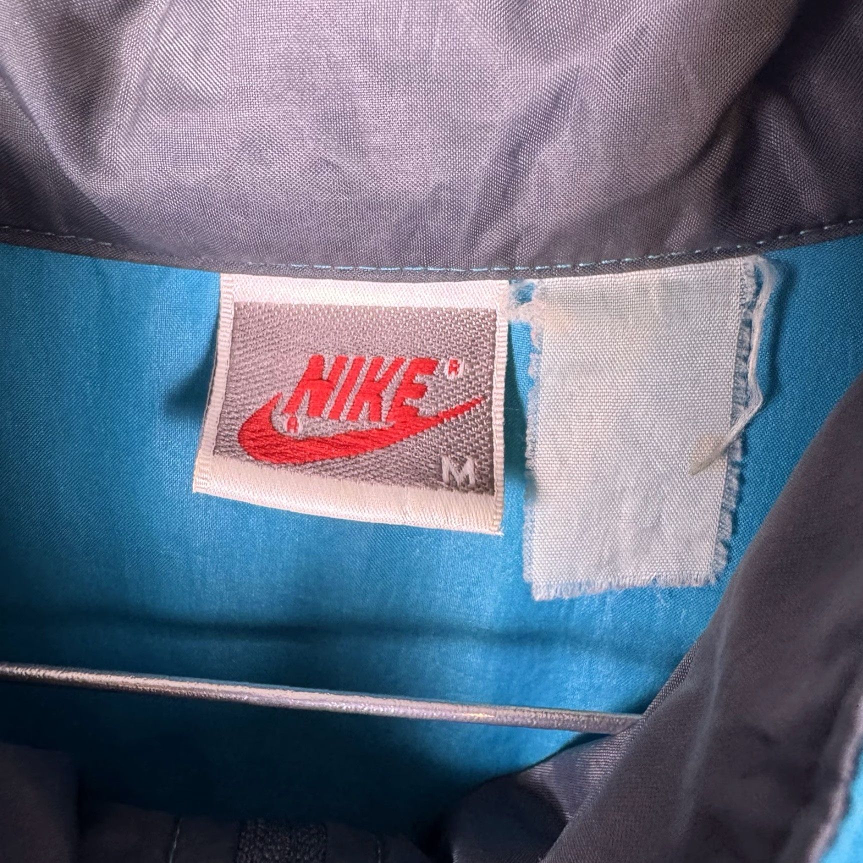 Nike VINTAGE Nike Windbreaker Mens M 80s Tag Full Zip Y2K 90s Nylon Retro Neon Disco Windbreaker Size US M / EU 48-50 / 2 - 5 Thumbnail