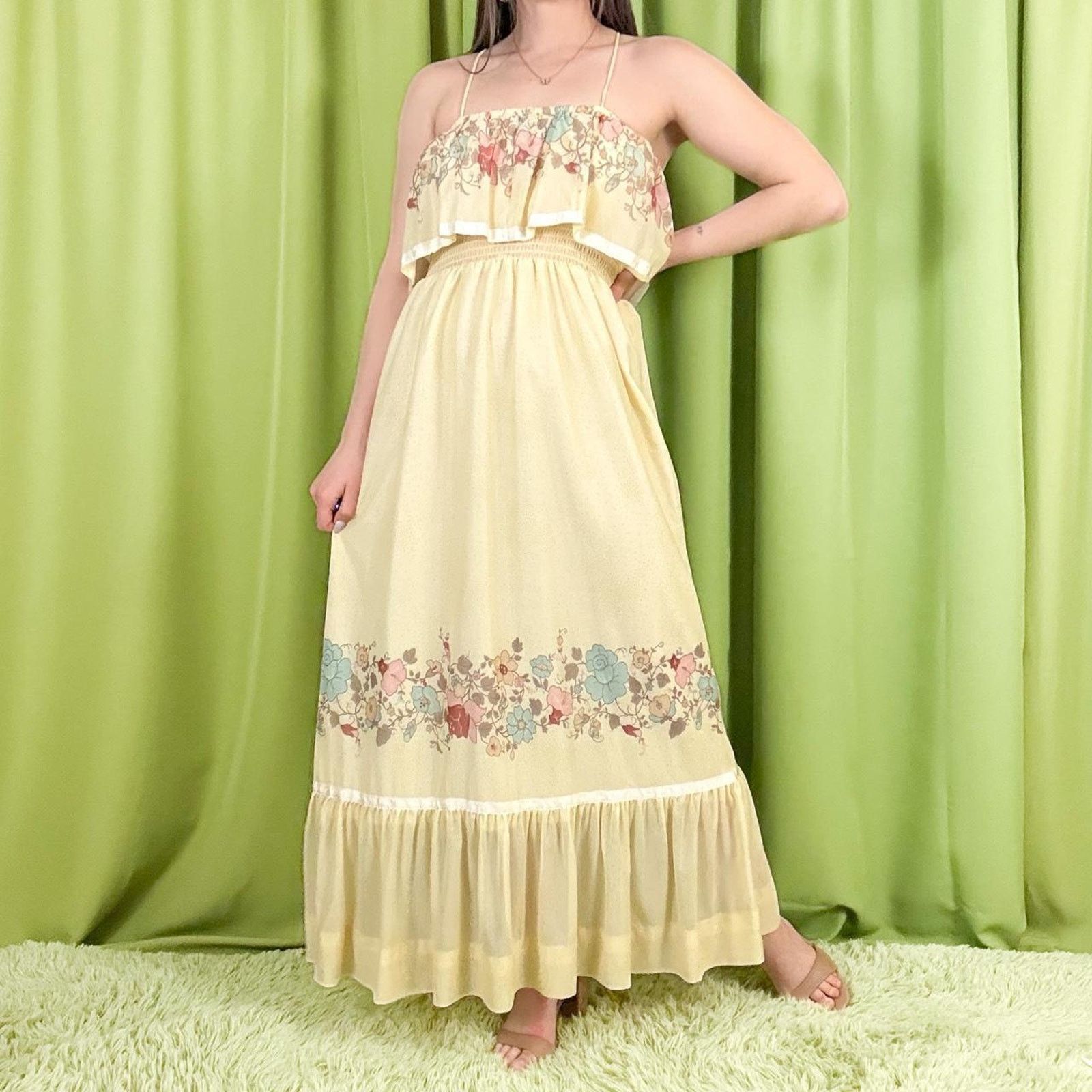 Vintage 70s Vintage Cream Floral Print Vicky Vaughn Maxi Dress Size XS / US 0-2 / IT 36-38 - 1 Thumbnail