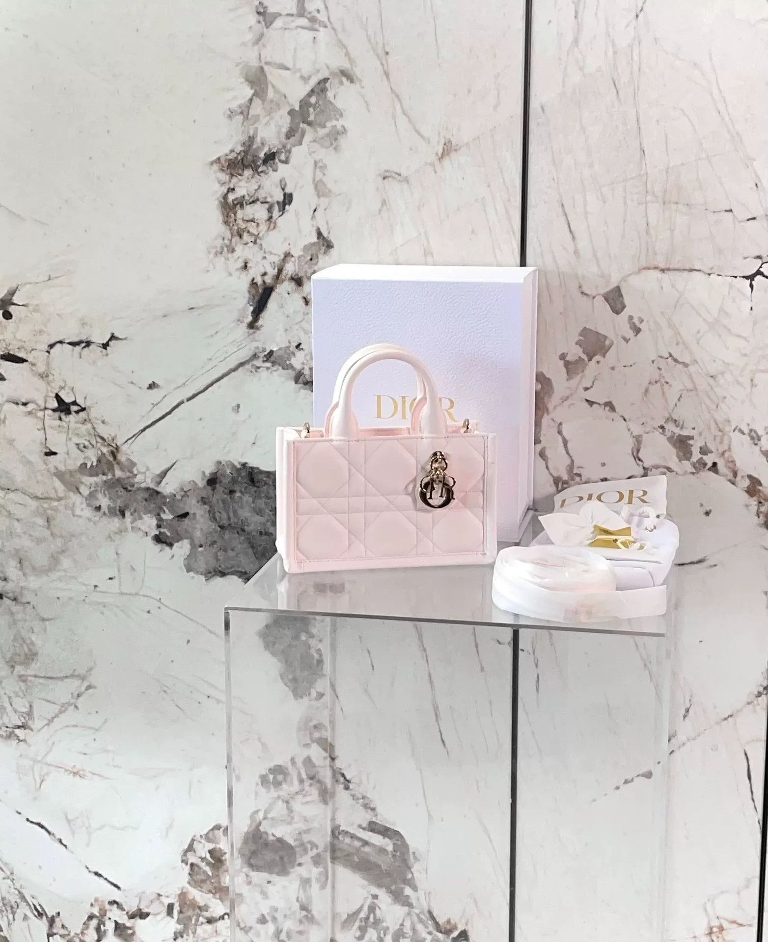Dior Pre-loved Bag Very good condition Size ONE SIZE - 1 Thumbnail