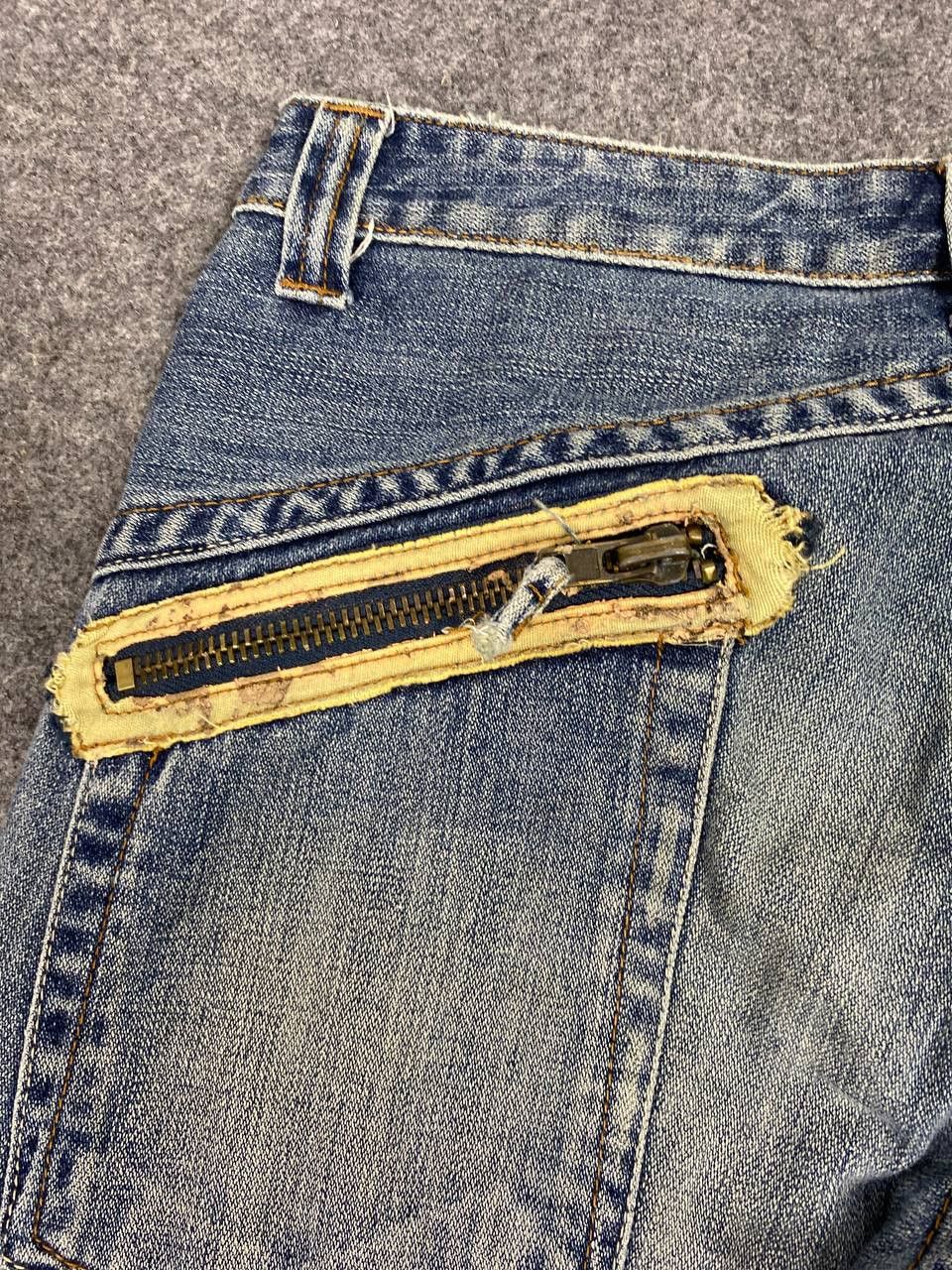 Japanese Brand realmind japanese brands bootcut distressed denim Size US 34 / EU 50 - 4 Thumbnail