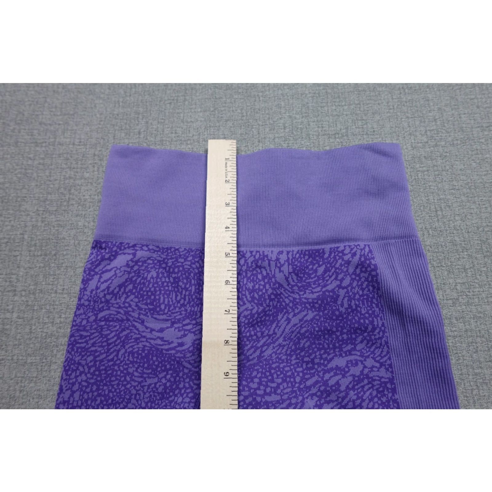 Lululemon Lululemon Biker Short Women Size 2 Purple Leopard Print Yoga Performance Size 26" / US 2 / IT 38 - 7 Thumbnail