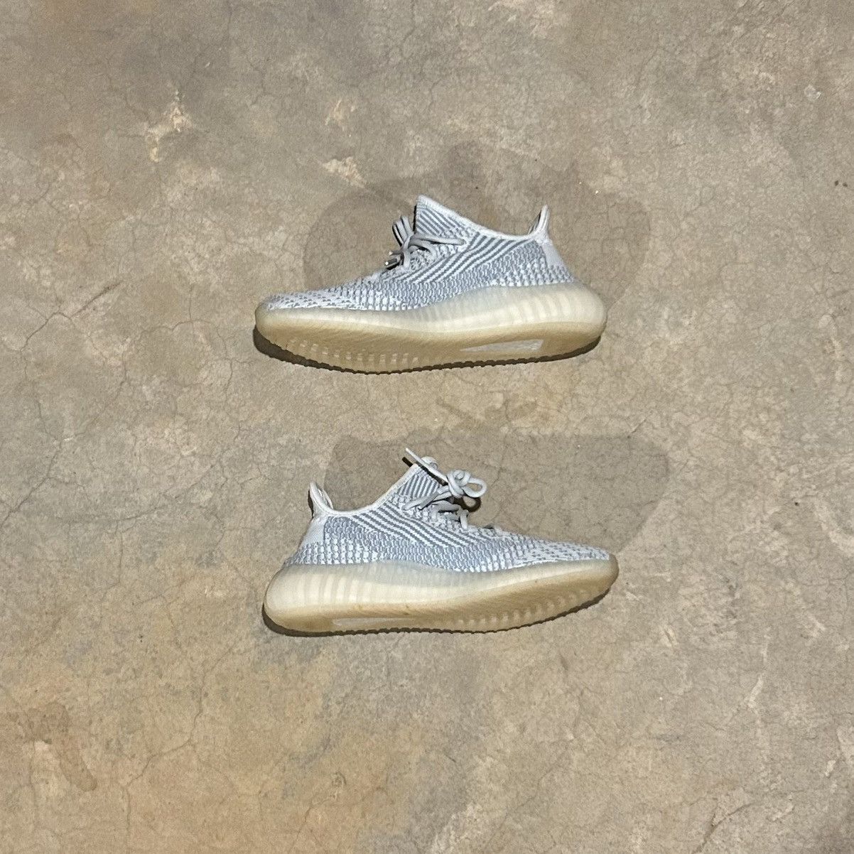 Adidas × Kanye West × Yeezy Adidas Yeezy Boost 350 V2 Cloud White 2019 US 8 Size US 8 / EU 41 - 4 Thumbnail