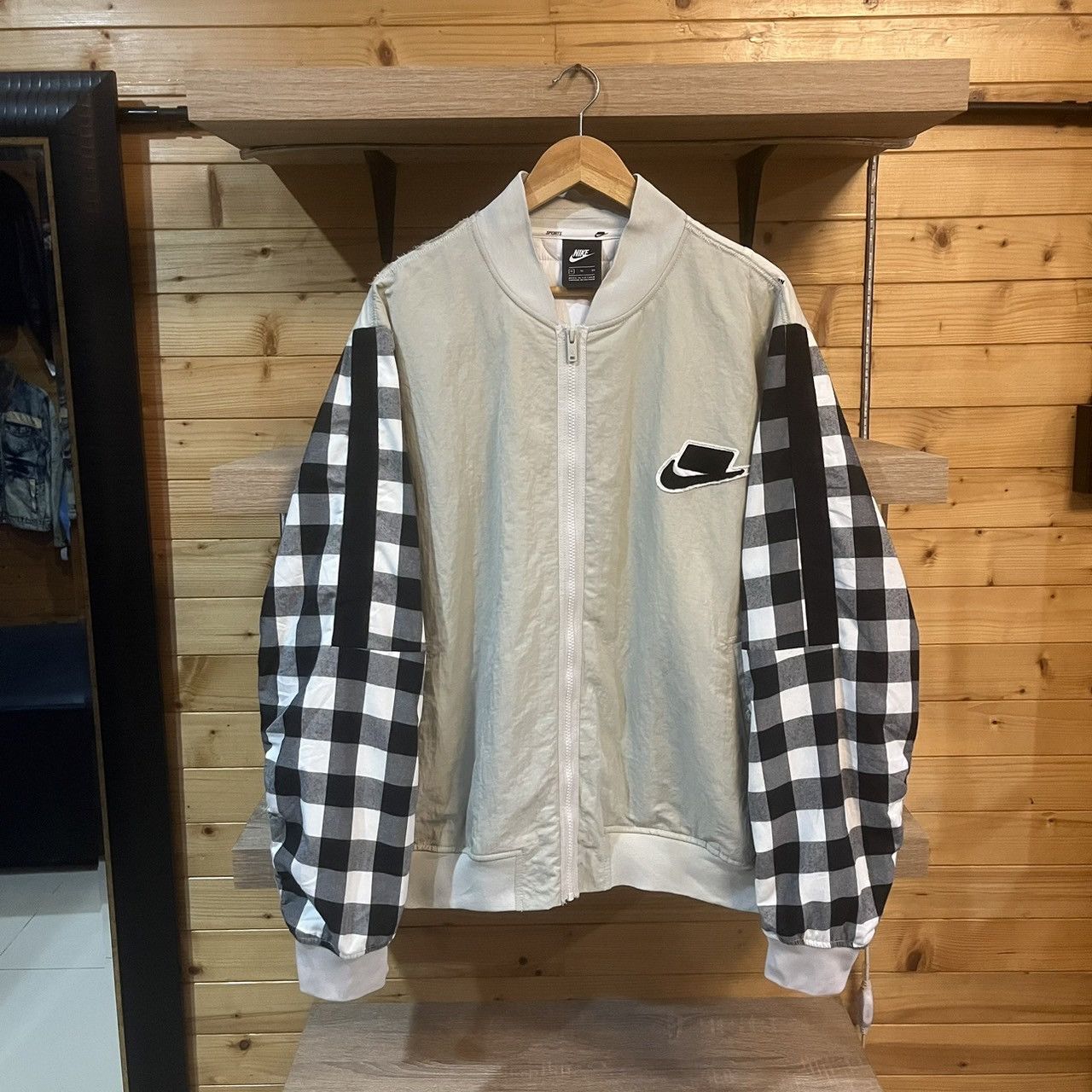 Nike Nike Sportswear Bomber Jacket Beige Size US XL / EU 56 / 4 - 7 Thumbnail