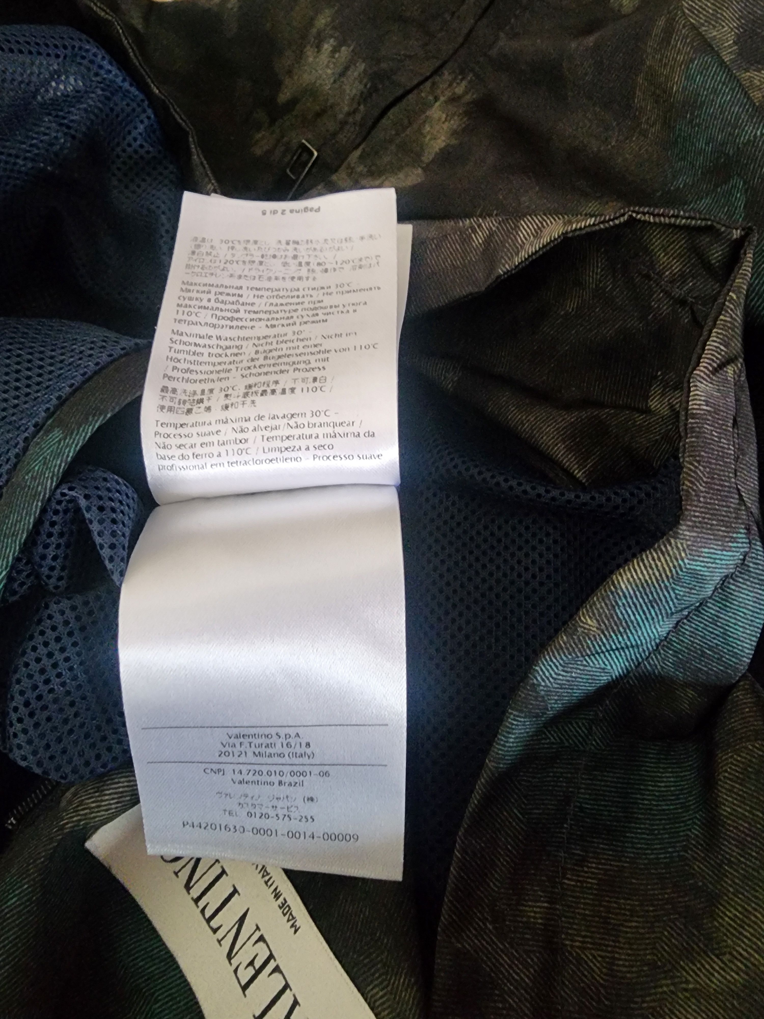 Valentino Valentino camo windbreaker L - Fashionella Size US L / EU 52-54 / 3 - 15 Thumbnail