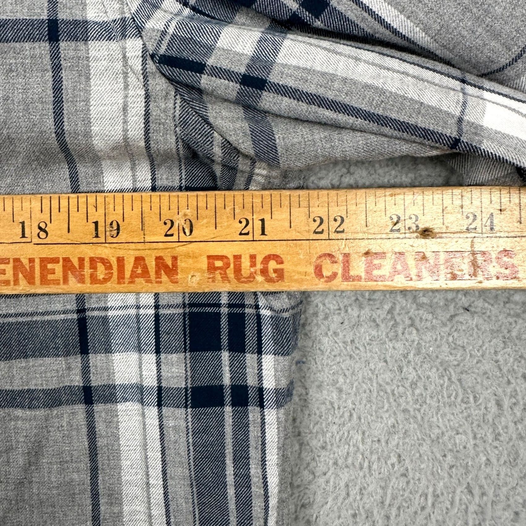 Banana Republic Banana Republic Camden Fit Mens Shirt Luxe Flannel Gray White Plaid Button-Down Casual Wear Fall Spring XS? Size US M / EU 48-50 / 2 - 6 Thumbnail