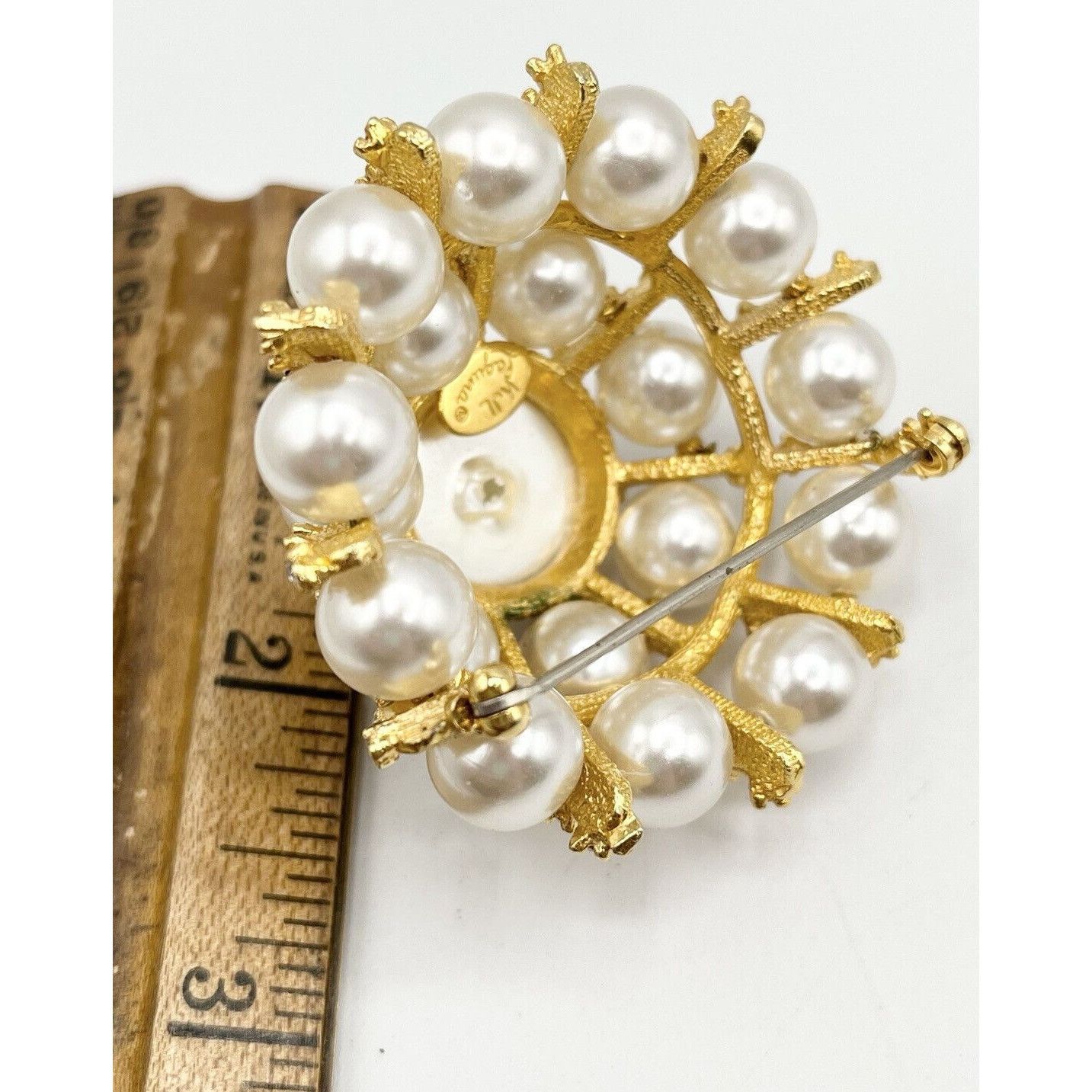 Kenneth Jay Lane KJL Laguna Kenneth Jay Lane Faux Pearl Cluster Gold Brooch P Size ONE SIZE - 6 Thumbnail