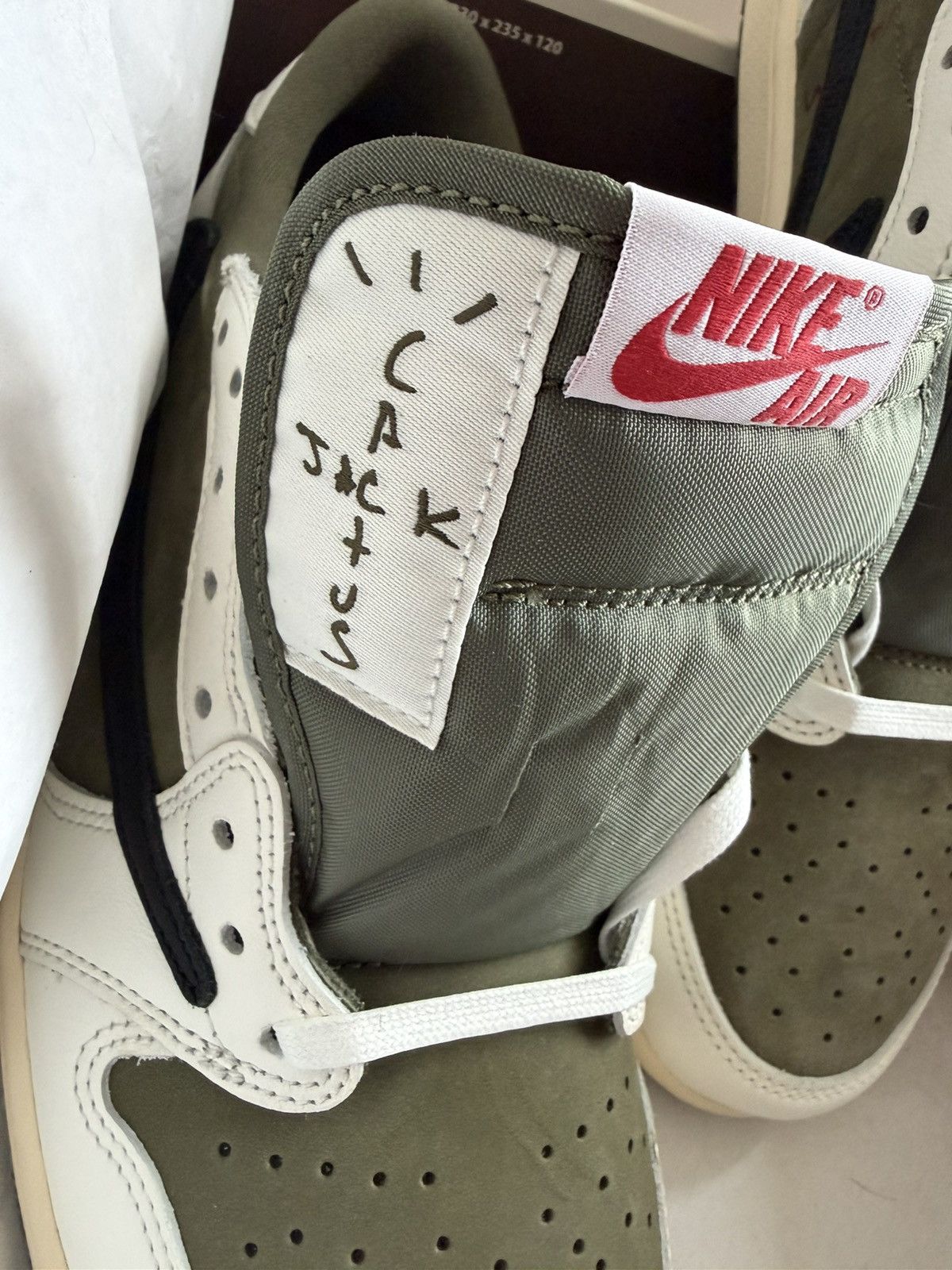 Travis Scott Jordan 1 Retro Low OG Travis Scott Medium Olive Sz 10 DS Size US 10 / EU 43 - 4 Thumbnail