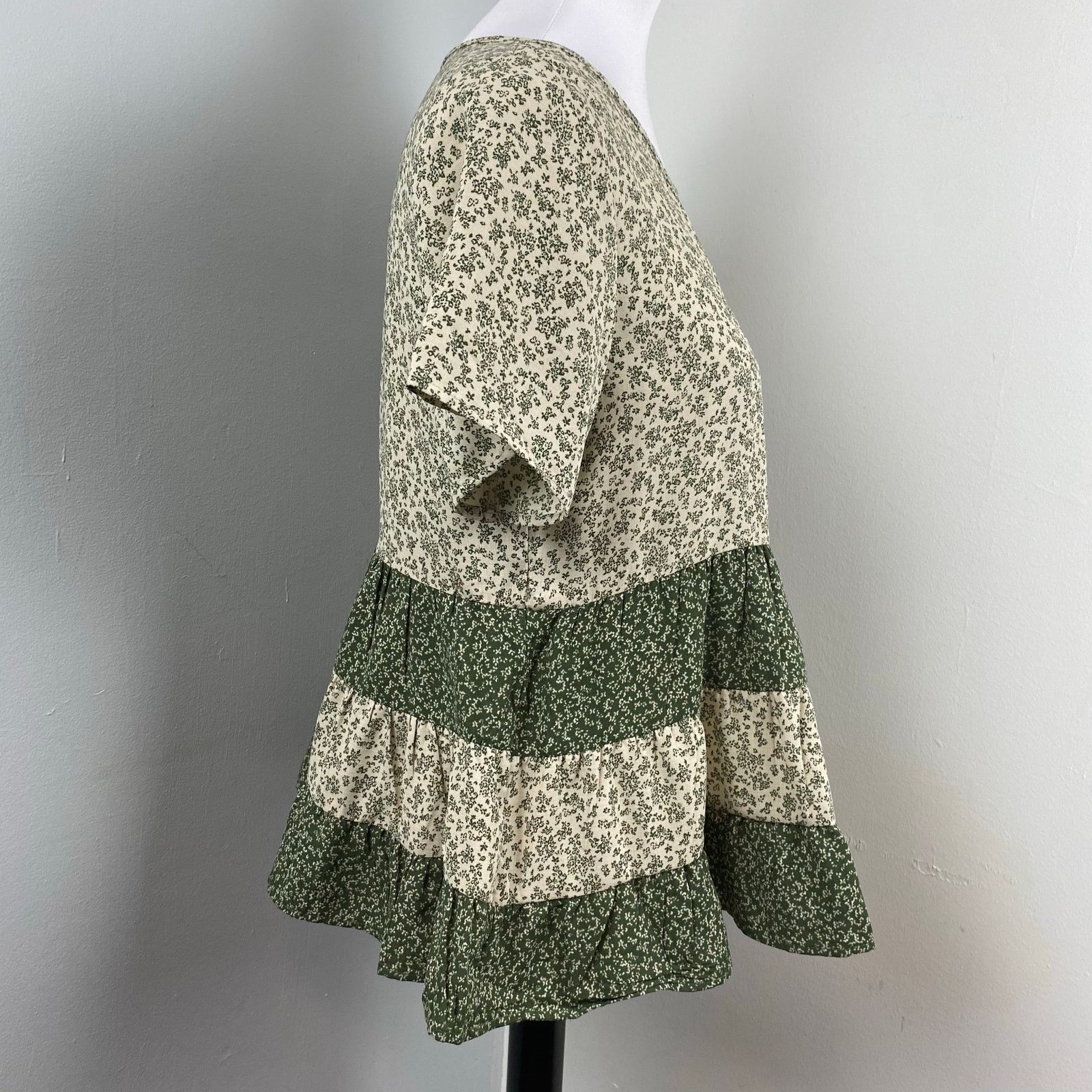 Other Paper Crane Peasant Tiered Floral Top Dusty Green Blouse Size M / US 6-8 / IT 42-44 - 4 Thumbnail