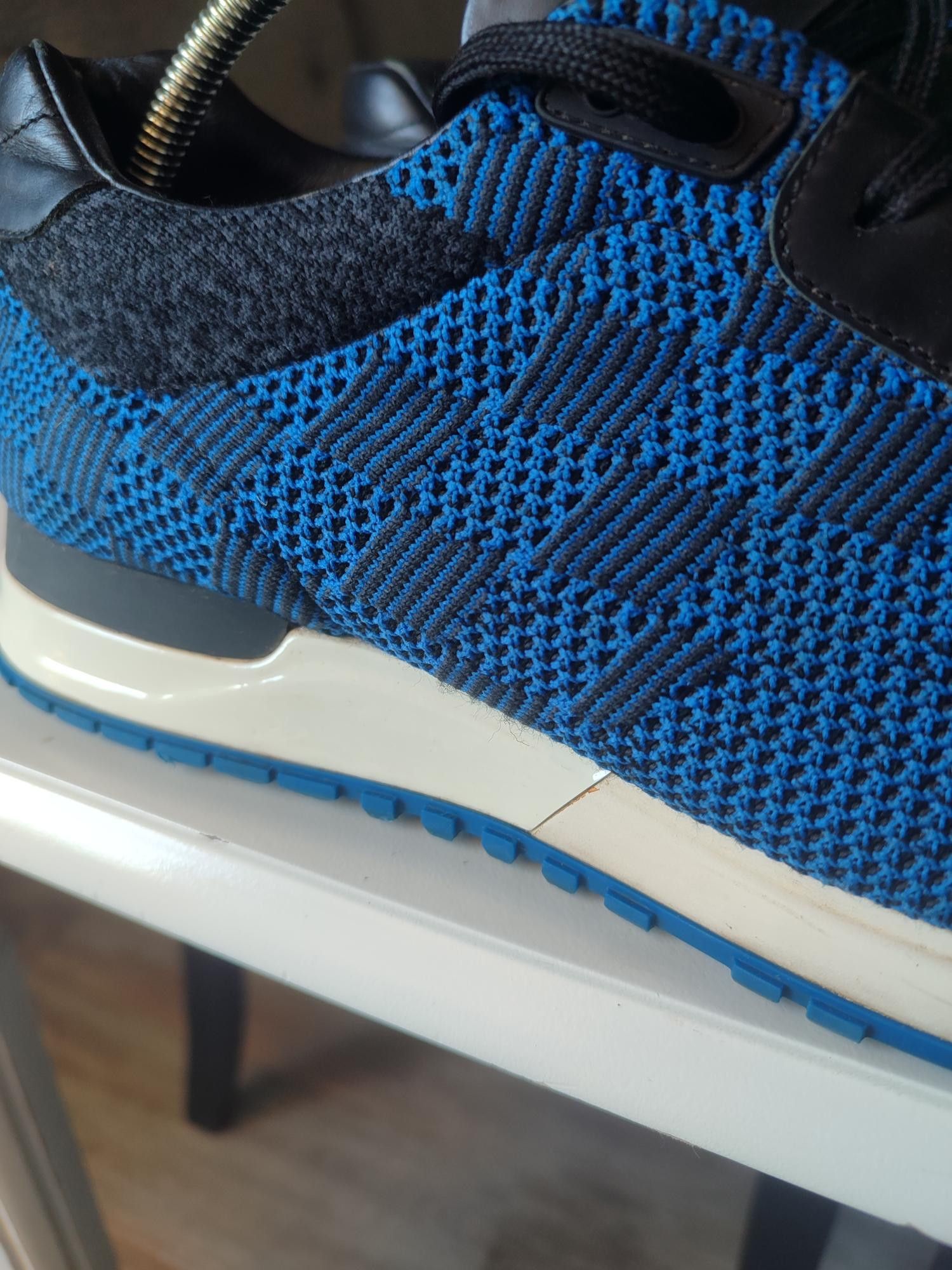 Louis Vuitton BASKETS LOUIS VUITTON RUNNER ACTIVE Size US 10 / EU 43 - 13 Thumbnail