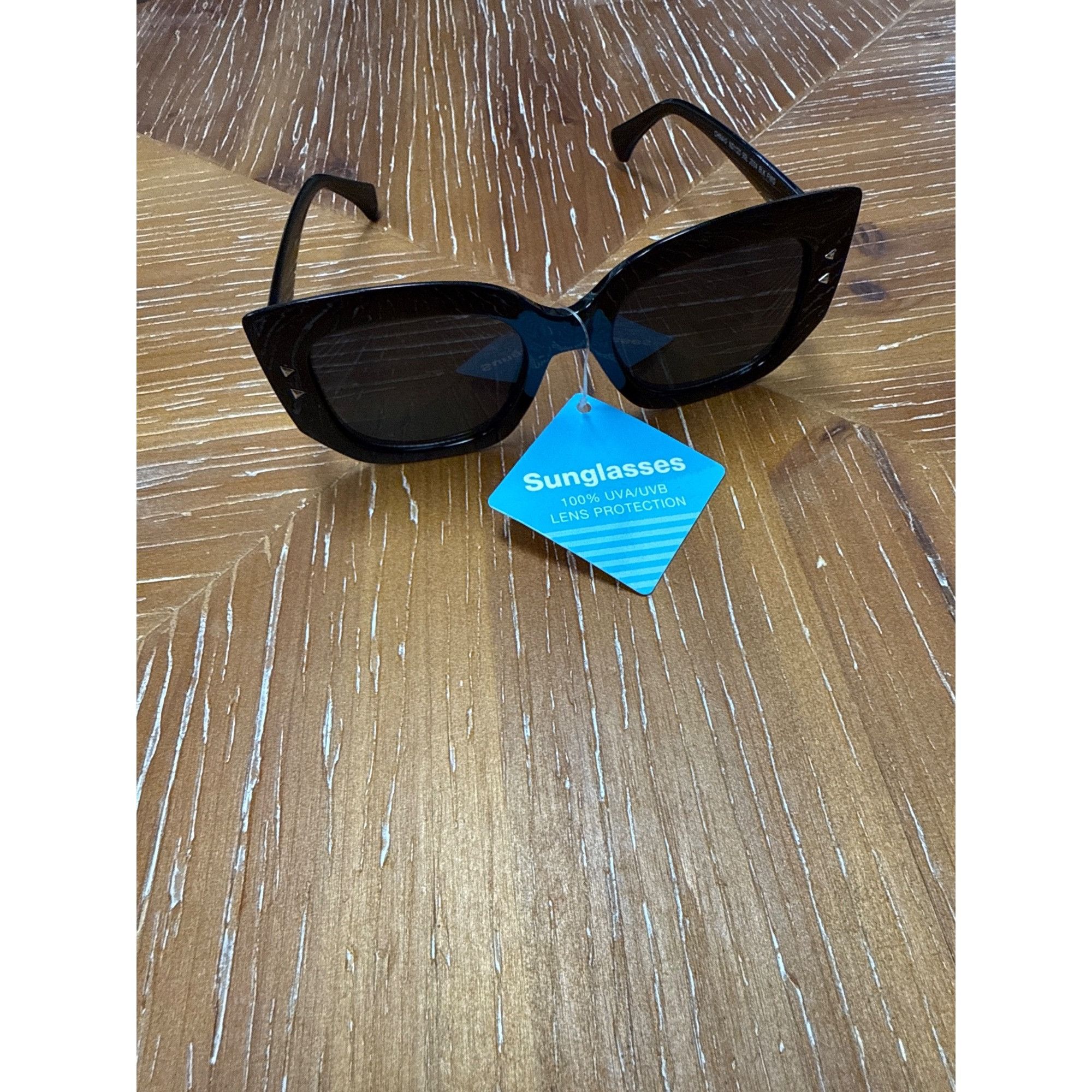 Other Black Cat Eye Sunglasses With UV/UVB Protection & Subtle Stu Size ONE SIZE - 1 Thumbnail