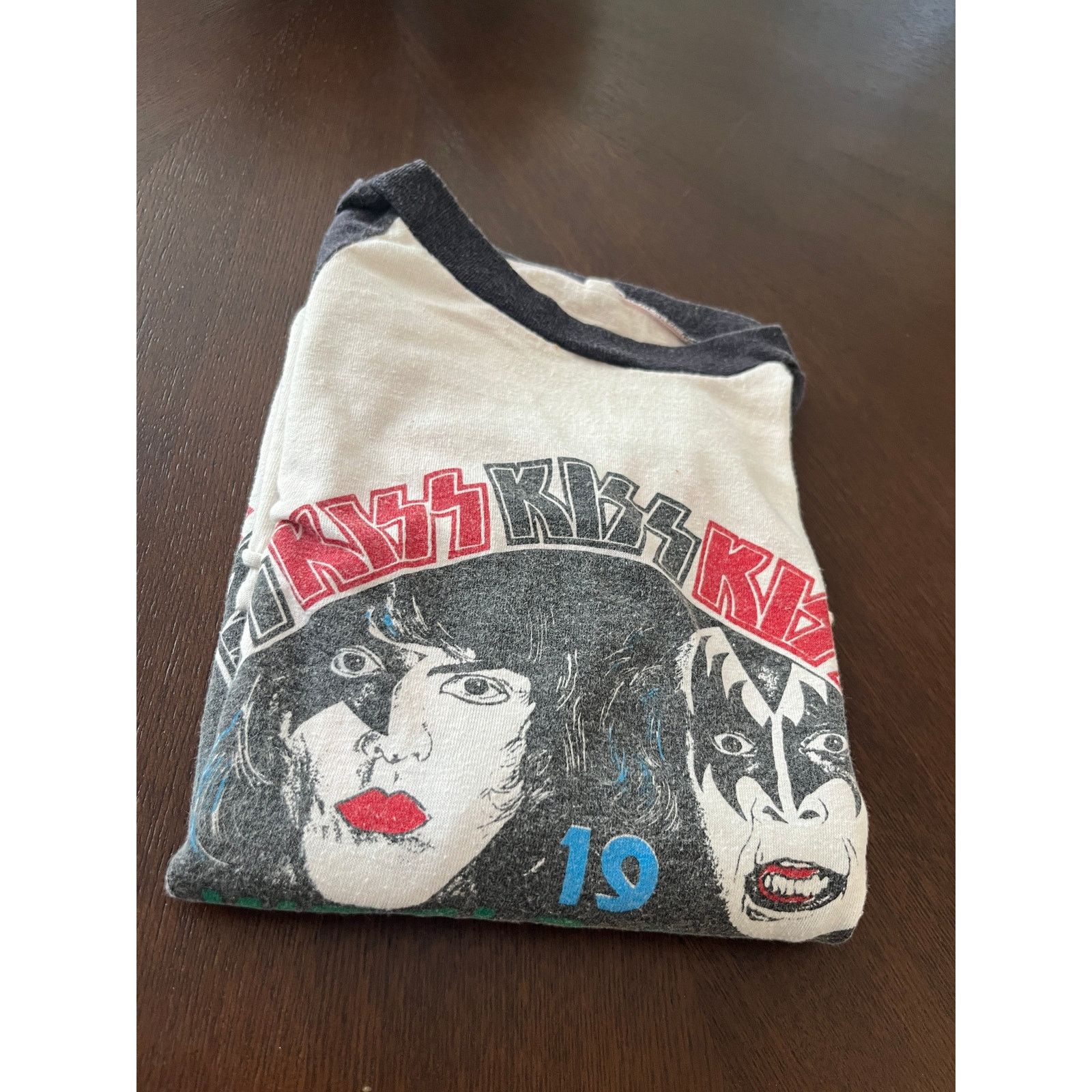 KISS AUTHENTIC 1979 KISS World Tour Dynasty Raglan Aucoin Niocua Size US M / EU 48-50 / 2 - 10 Thumbnail
