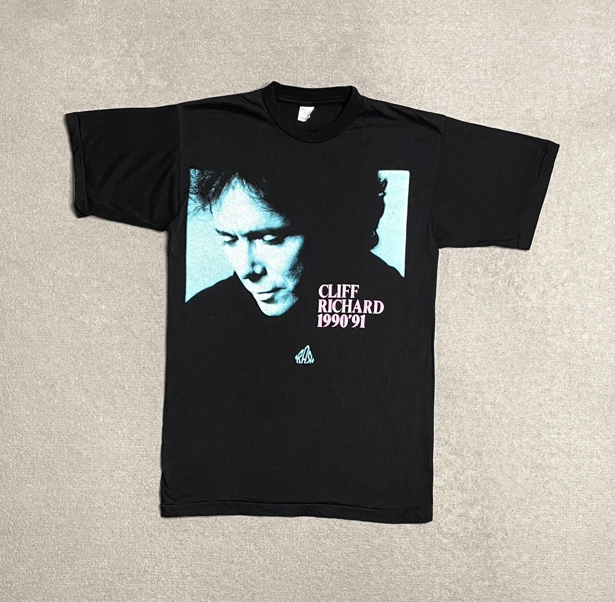 Band Tees Vintage Black T-Shirt Tee Cliff Richard 1990/91 Tour Size US M / EU 48-50 / 2 - 1 Thumbnail