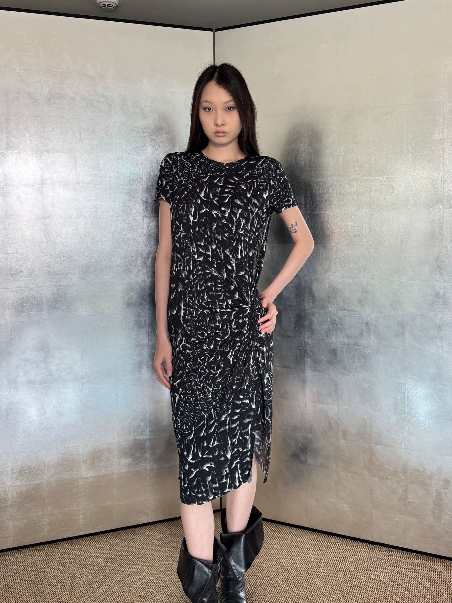 Helmut Lang Helmut Lang Vintage Printed Elastic Knot Slit Dress S Size S / US 4 / IT 40 - 1 Thumbnail