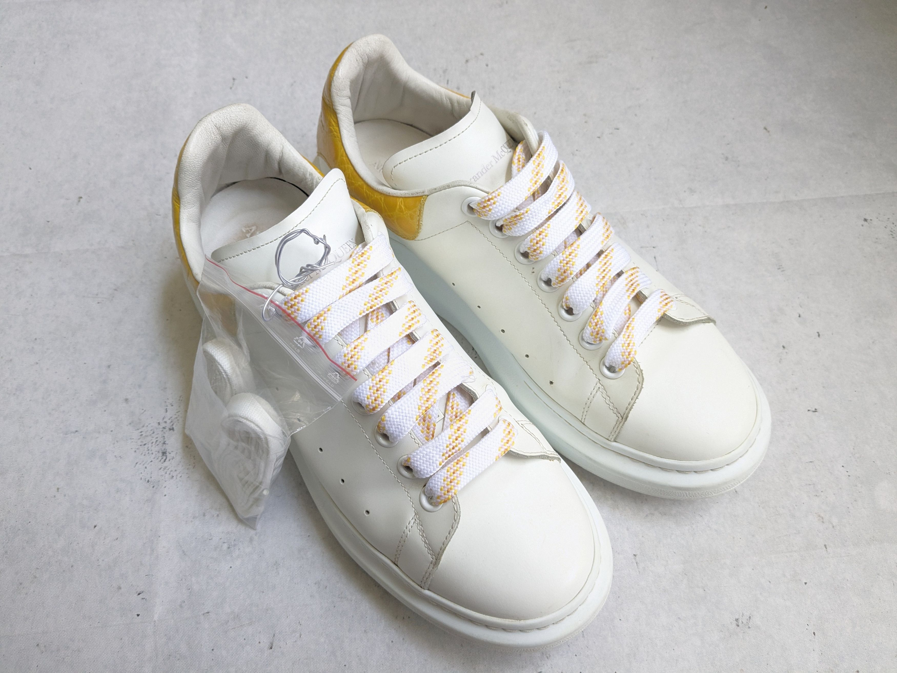 Alexander McQueen Alexander McQueen Larry Oversized Sneakers 9 42 White Yellow Size US 9 / EU 42 - 2 Thumbnail