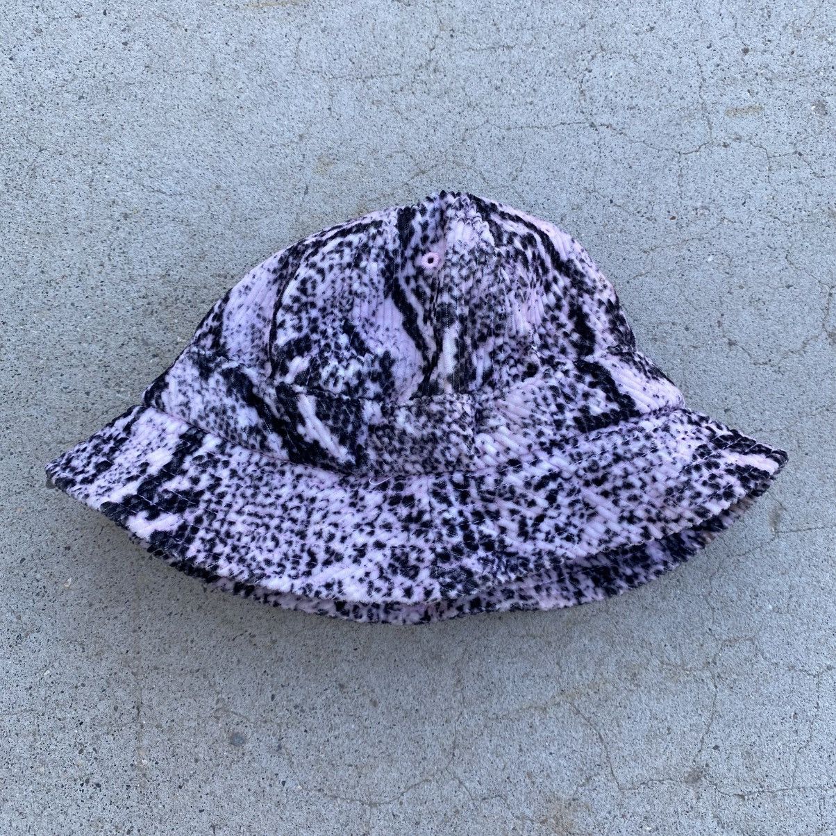 Supreme Supreme Snakeskin Corduroy Bell Bucket Hat Pink 2020 Size ONE SIZE - 3 Thumbnail