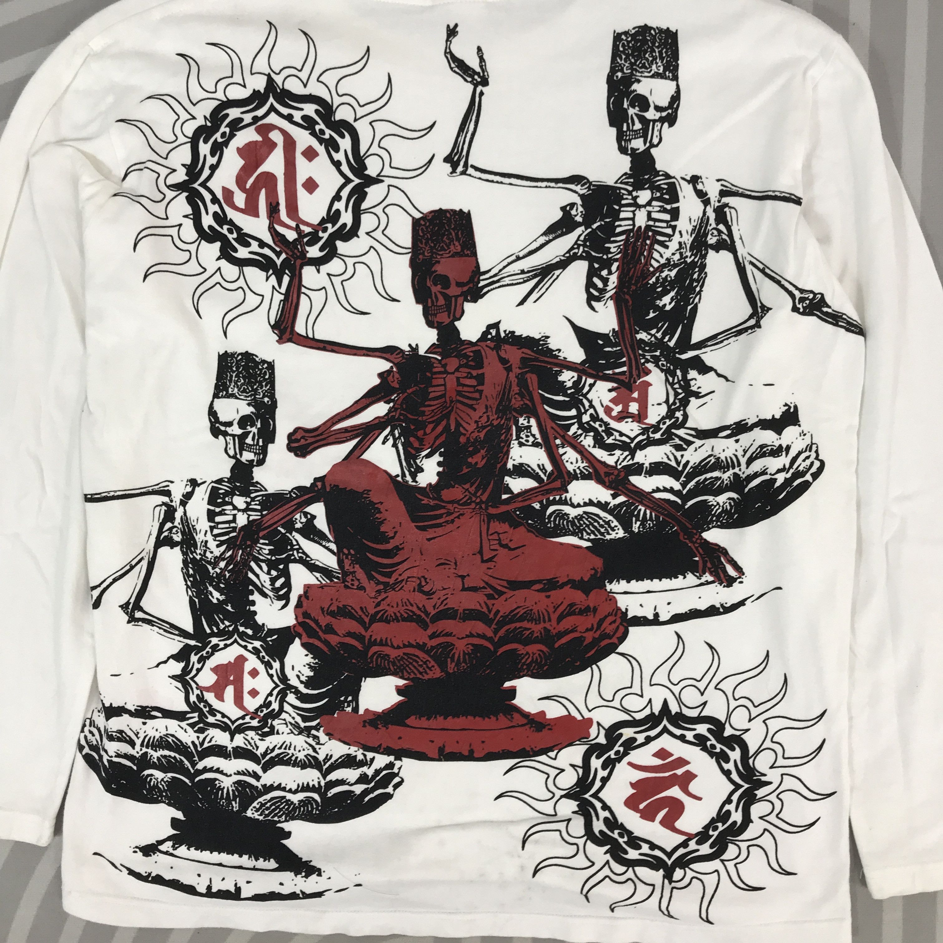 Japanese Brand Vintage Japanese Brand Rare design Long sleeve T-Shirt Size US XL / EU 56 / 4 - 7 Thumbnail