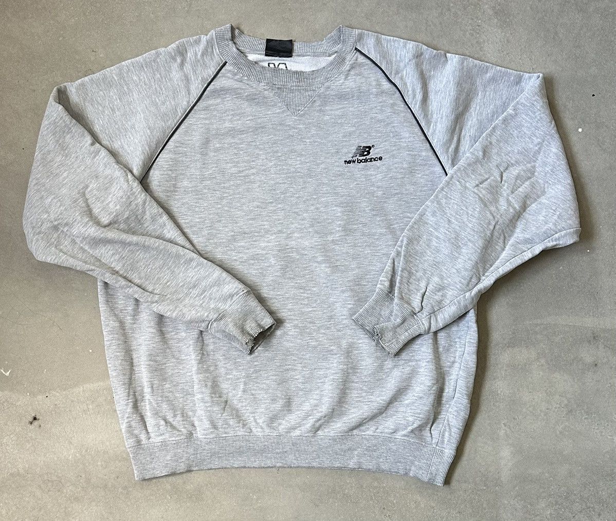 New Balance VINTAGE NEW BALANCE SWEATSHIRT DISTRESSED Size US XL / EU 56 / 4 - 1 Thumbnail